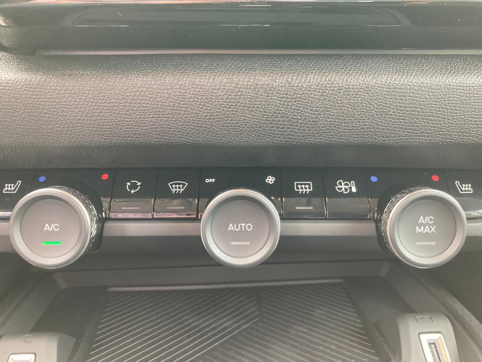 Citroën C4 1.2 Hybride e-DSC6 145 MAX (2025) - Foto 16