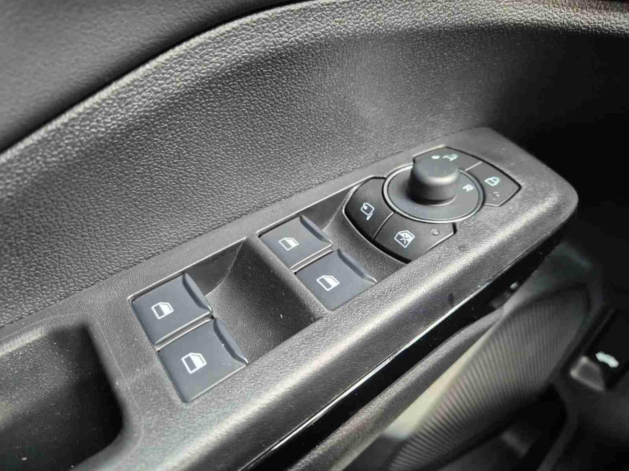 Ford Puma 1.0i Ecoboost 125 AT ST-Line X (2025) - Foto 18