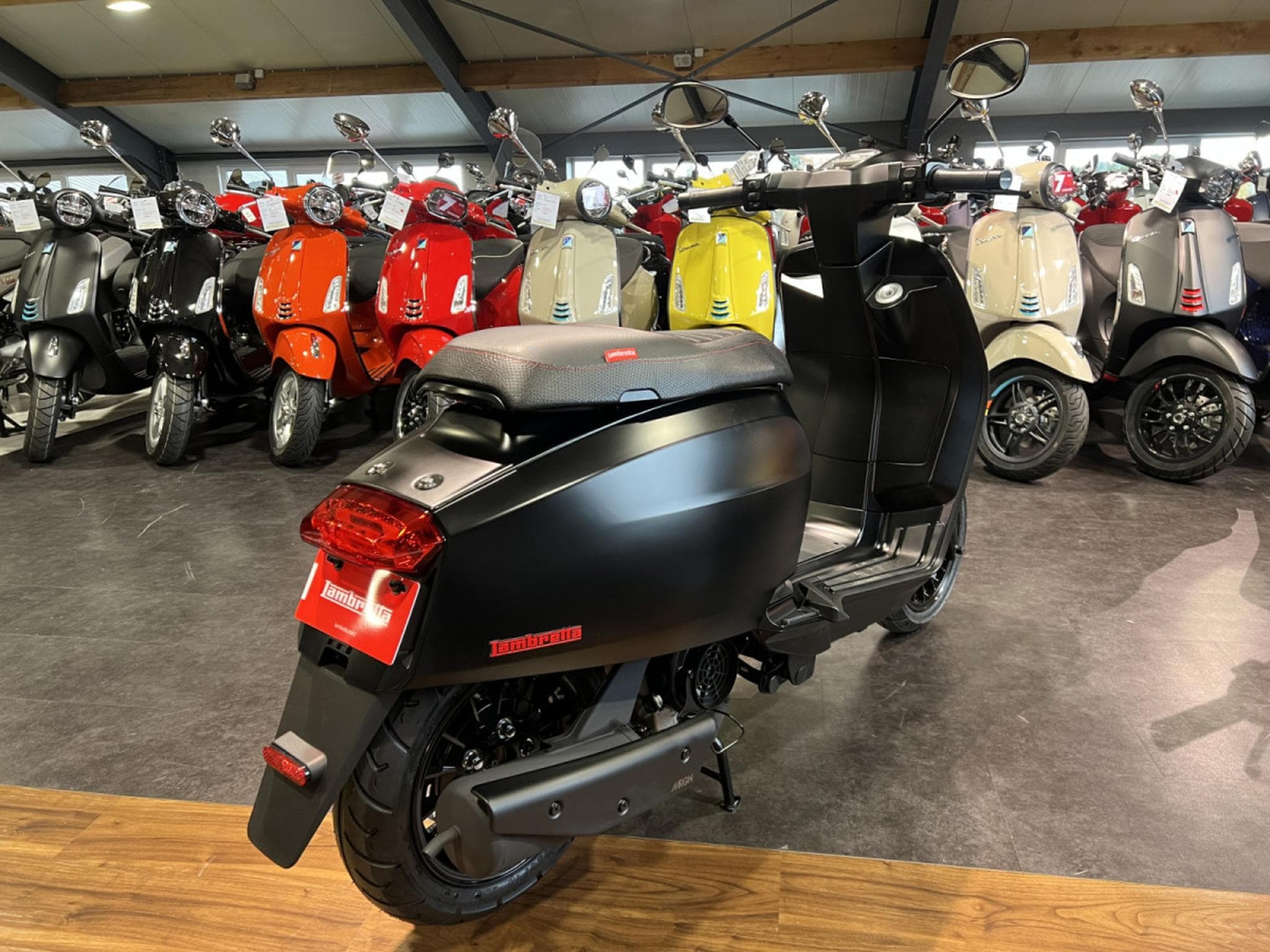 Lambretta V-125 Special (2026) - Foto 3