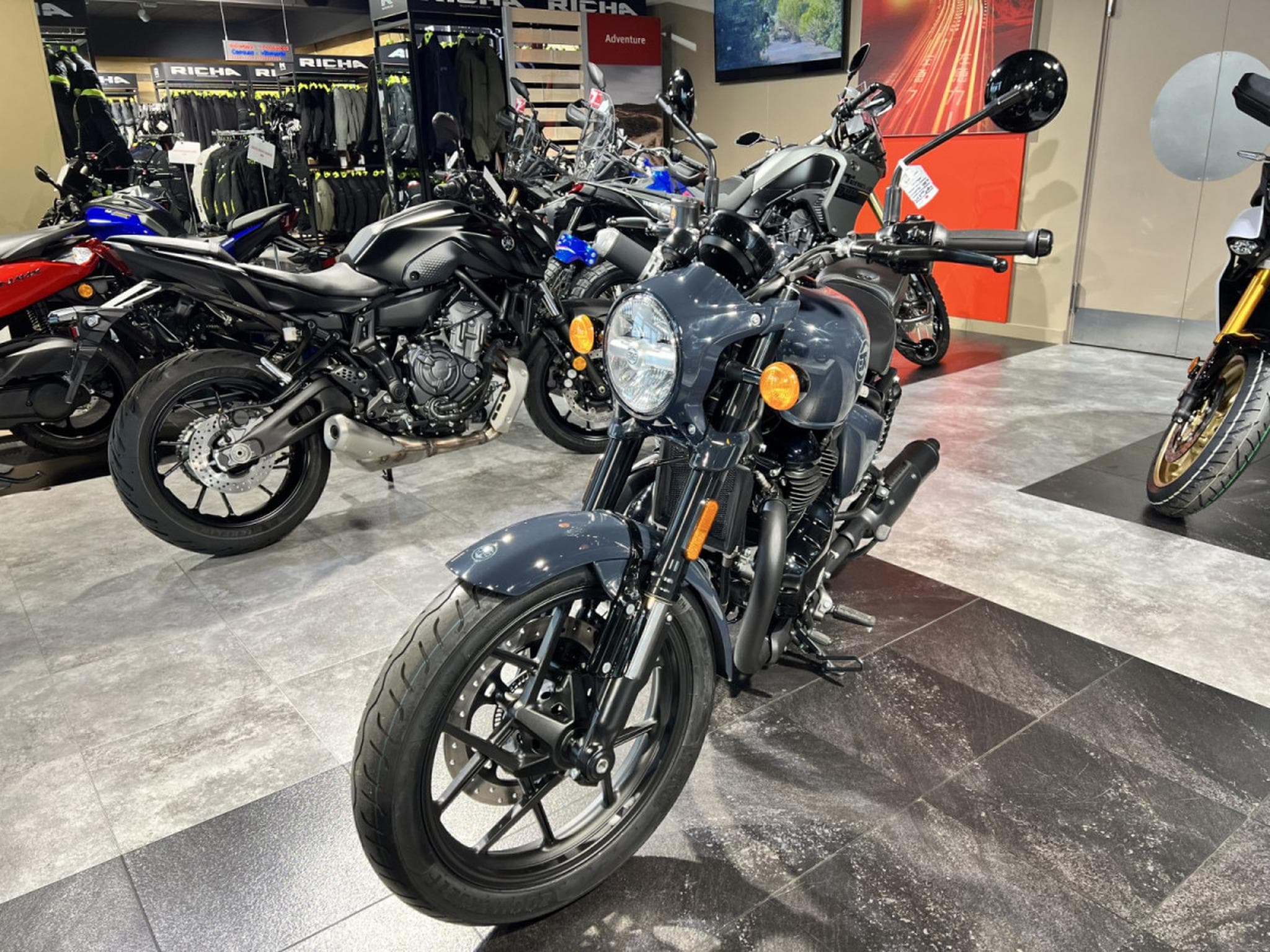 Royal Enfield Shotgun 650 sheetmetal grey (2026) - Foto 2