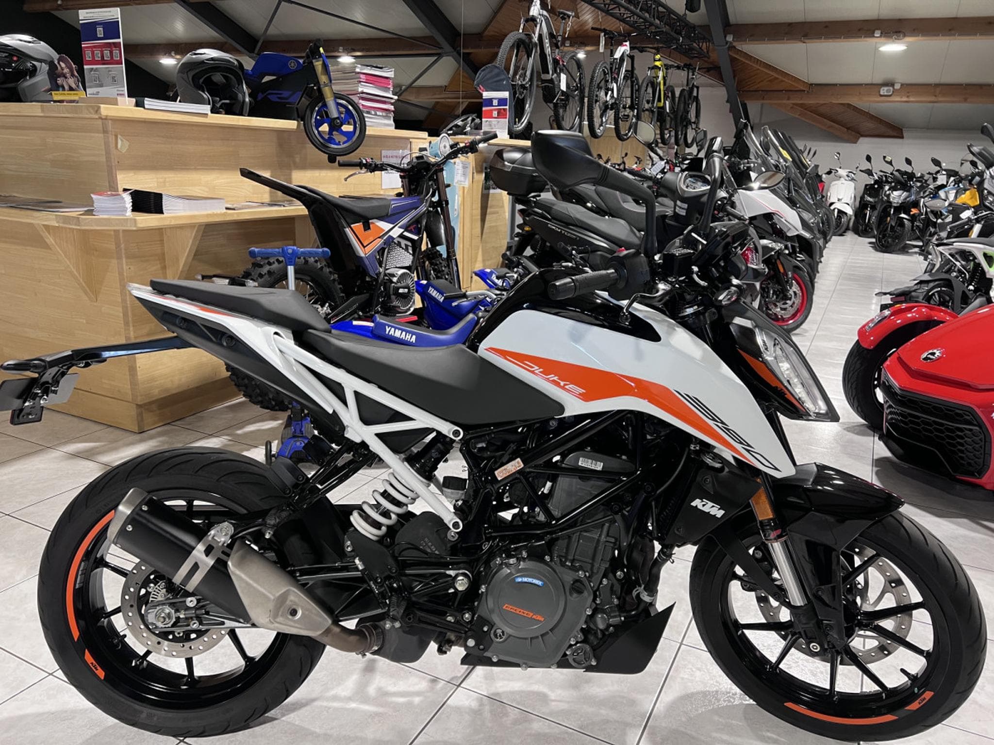 KTM 390 Duke (2022) - Foto 1