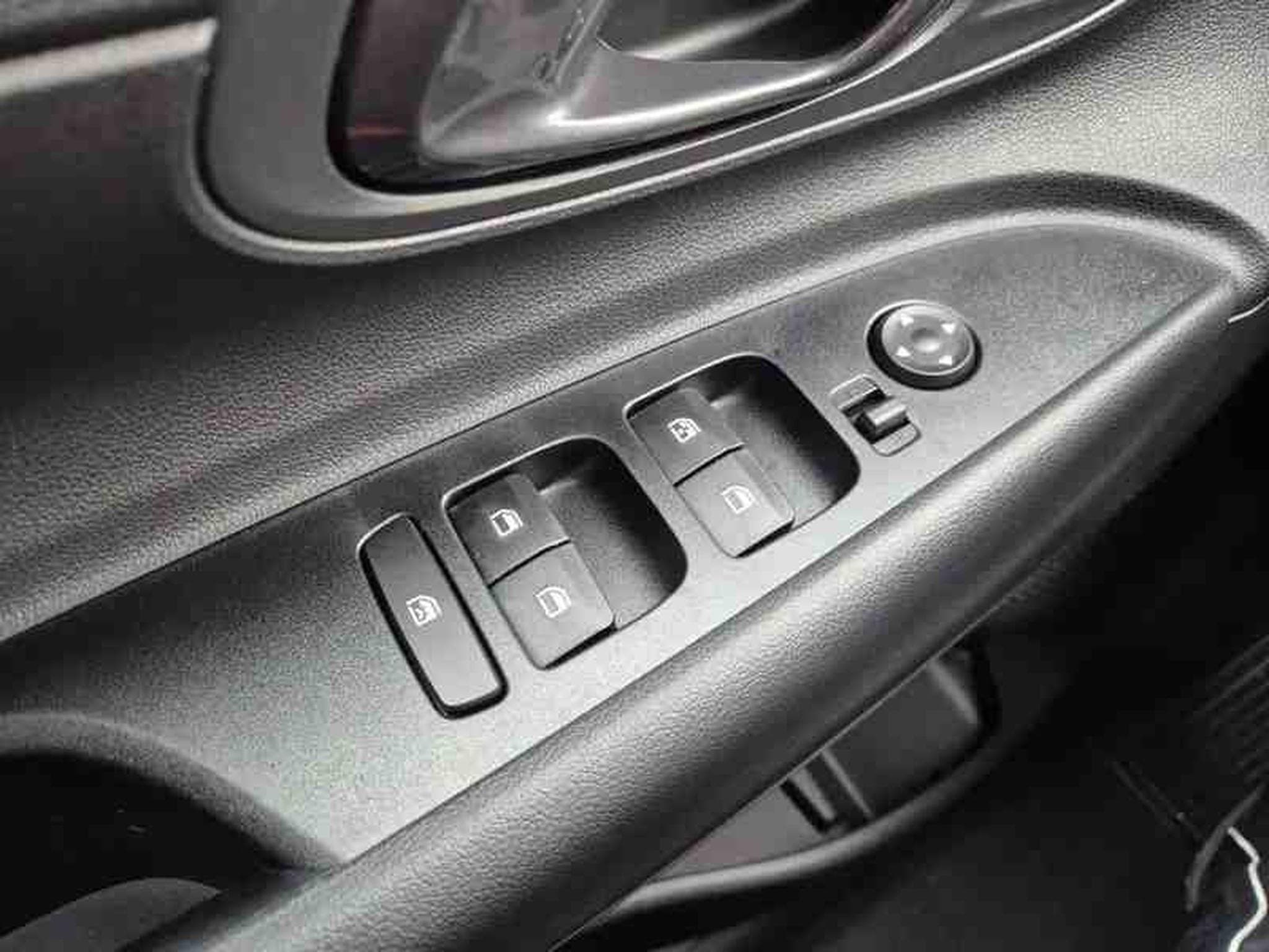 Hyundai i20 1.0T-GDI 90 AT Trend (2026) - Photo 10