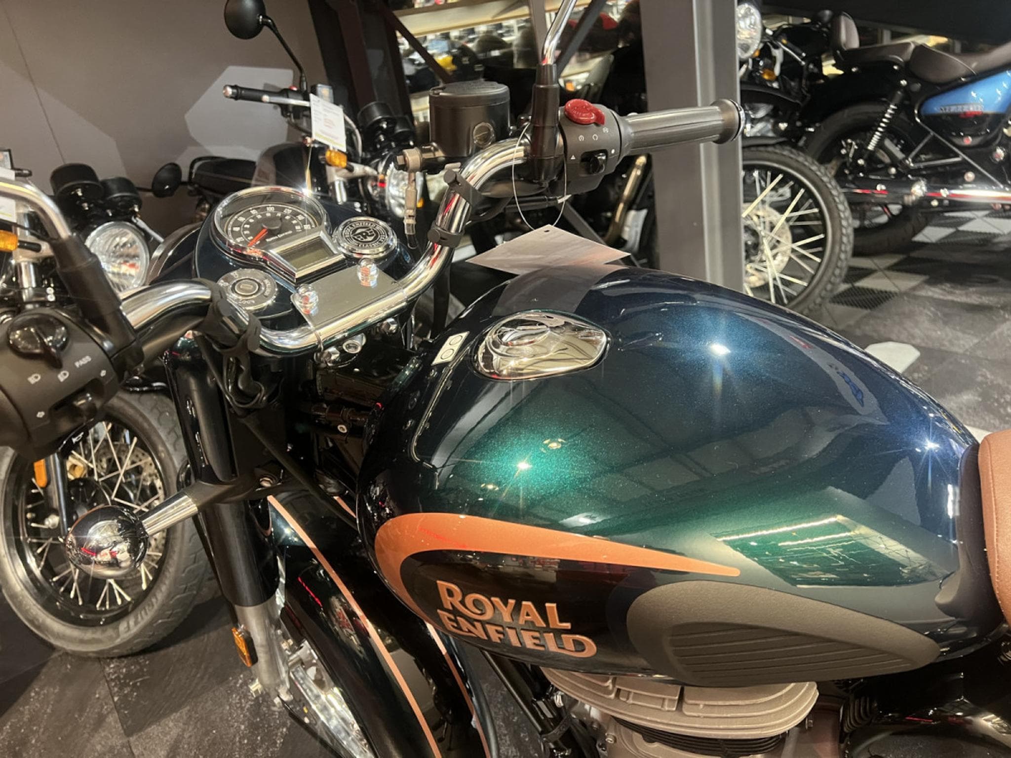 Royal Enfield Classic 350 VERT HALCYON (2026) - Foto 4