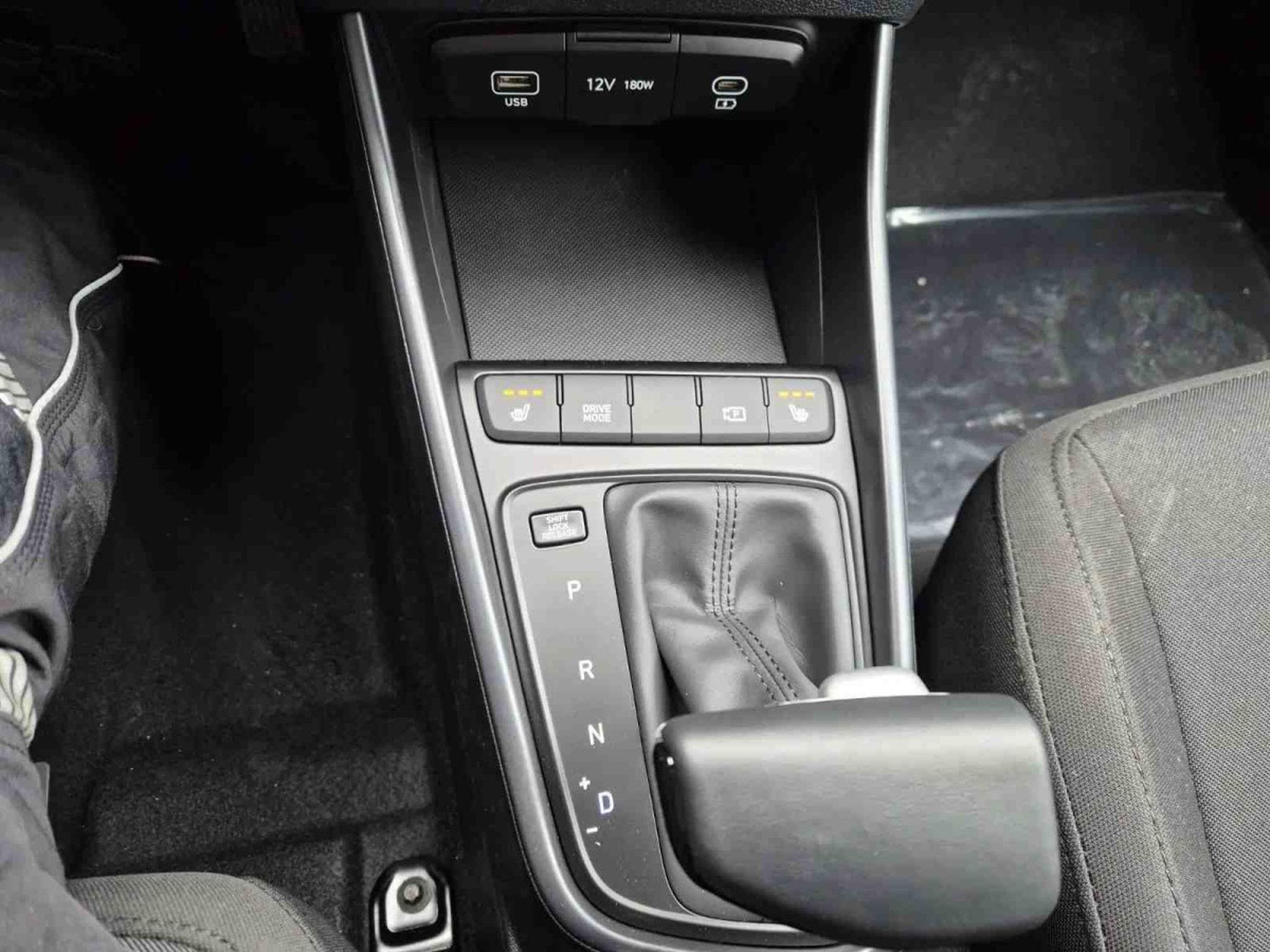 Hyundai i20 1.0T-GDI 90 AT Trend (2026) - Photo 18