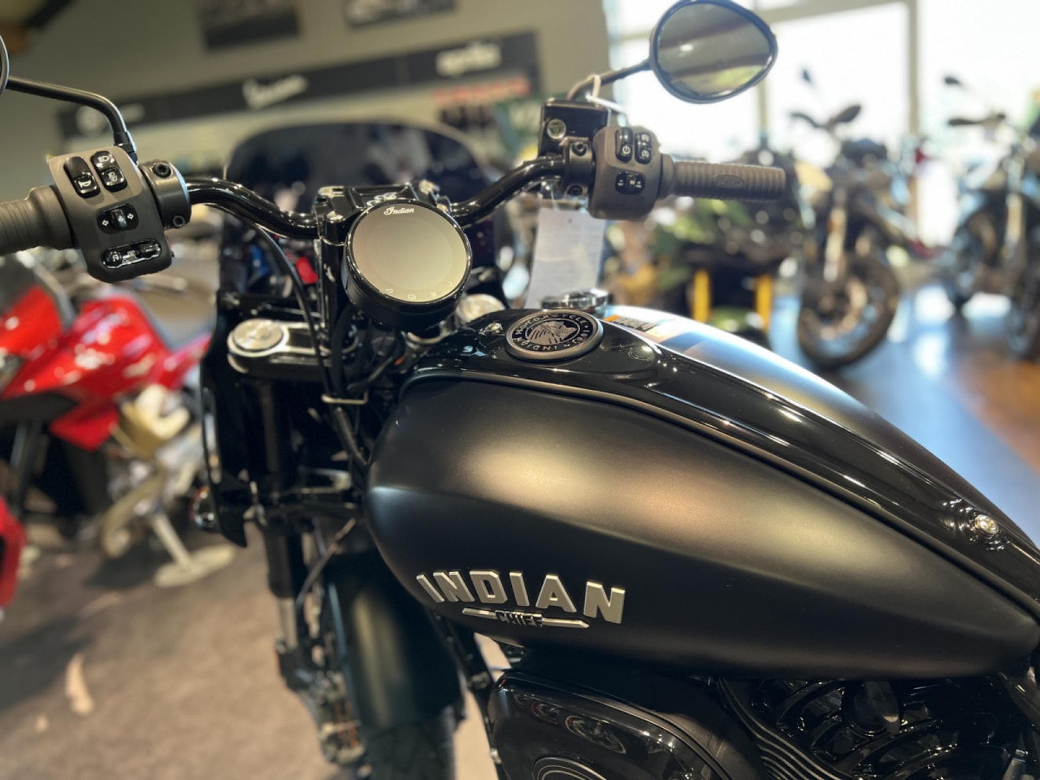 Indian Sport Chief 1900 Black Smoke (2026) - Foto 5