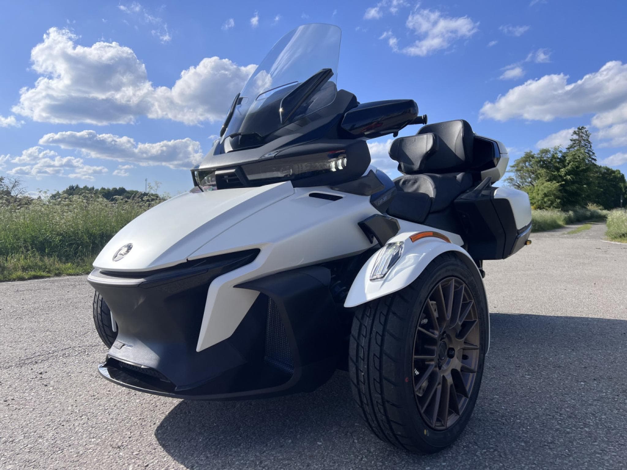 BRP Can-Am Spyder MY25 SEA TO SKY MY25 (2026) - Photo 3