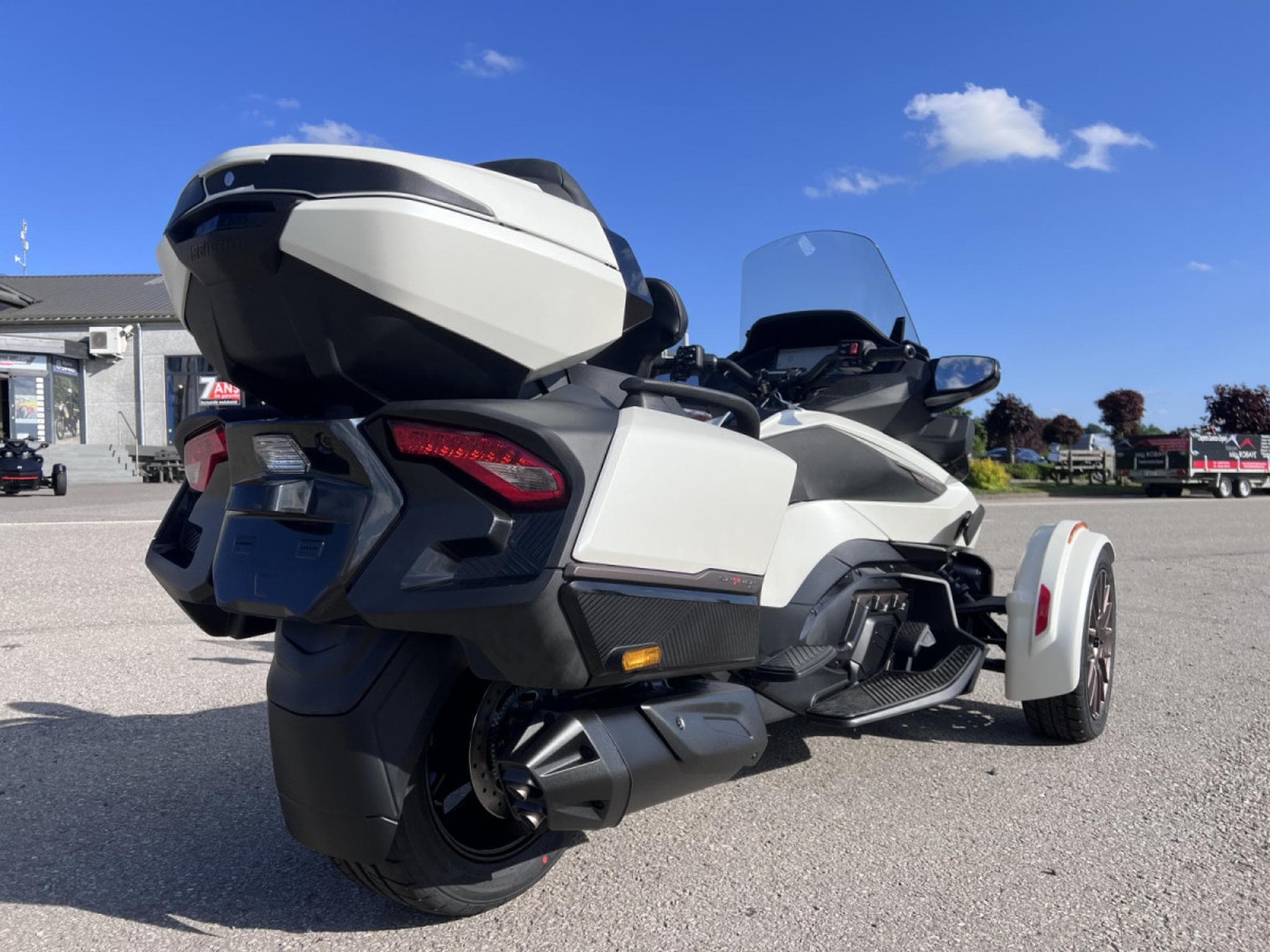 BRP Can-Am Spyder MY25 SEA TO SKY MY25 (2026) - Photo 4