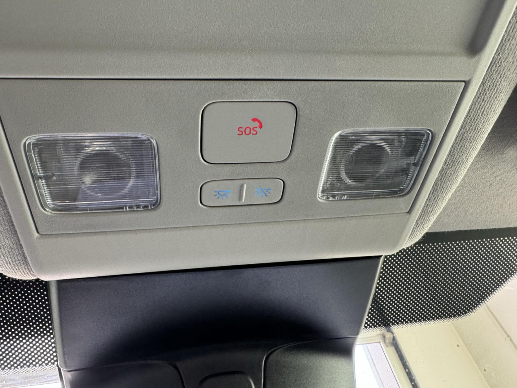 Ford Transit 2.0 ECOBLUE 170 BVA L2H1 Limitited (2025) - Foto 19