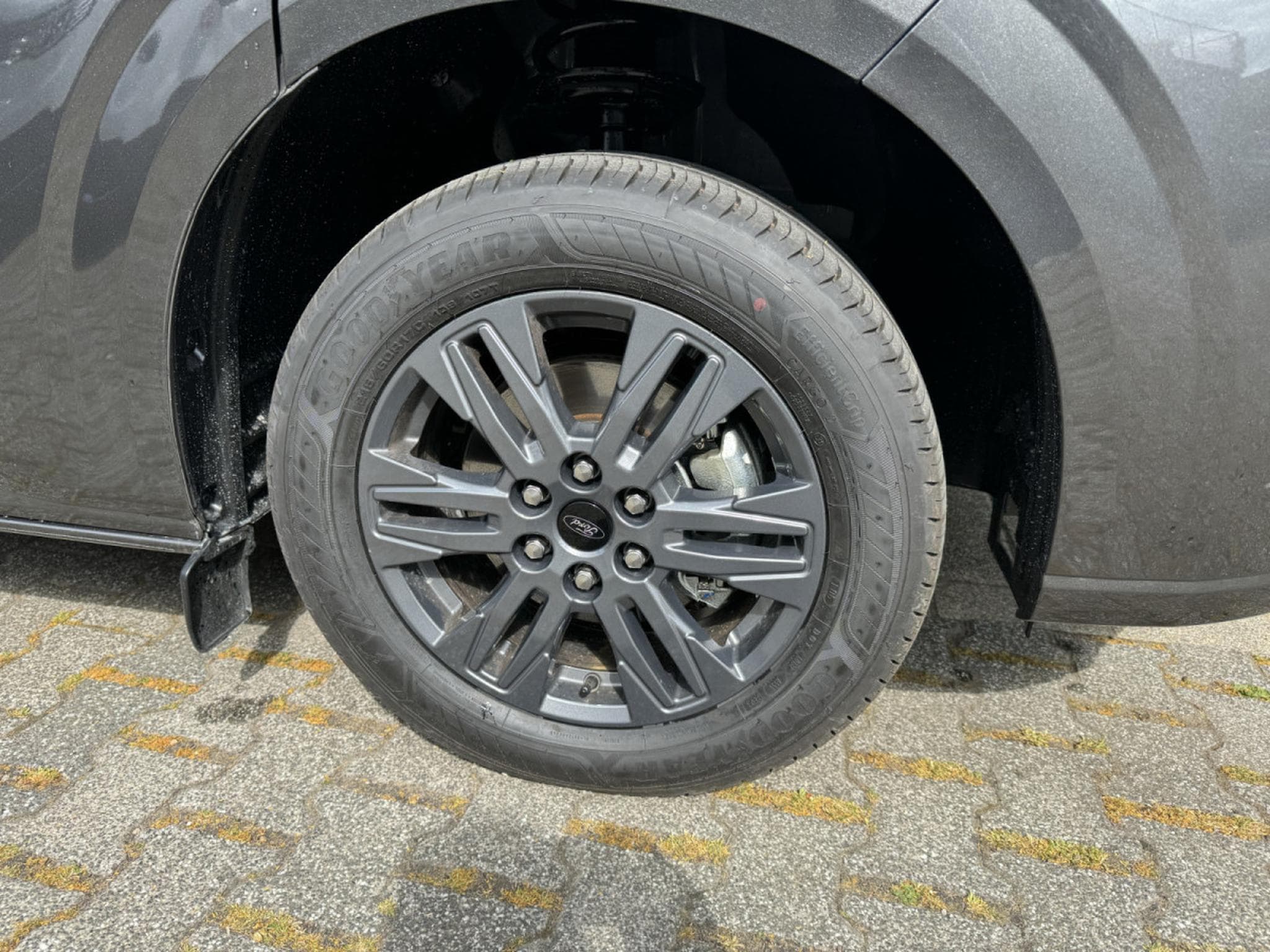 Ford Transit 2.0 ECOBLUE 170 BVA L2H1 Limitited (2025) - Foto 8