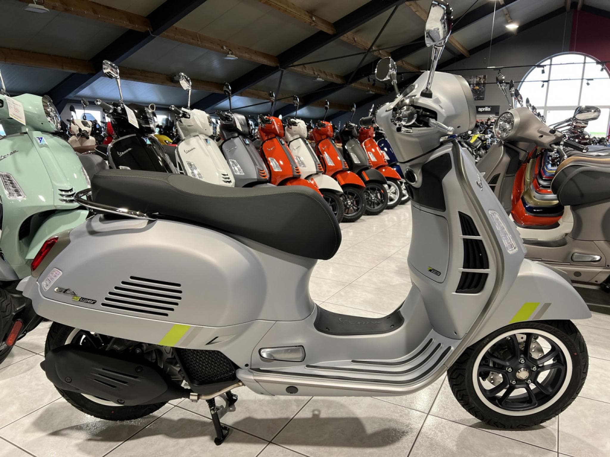 Vespa GTS 125 Grigio entusiasta matt (2026) - Foto 1