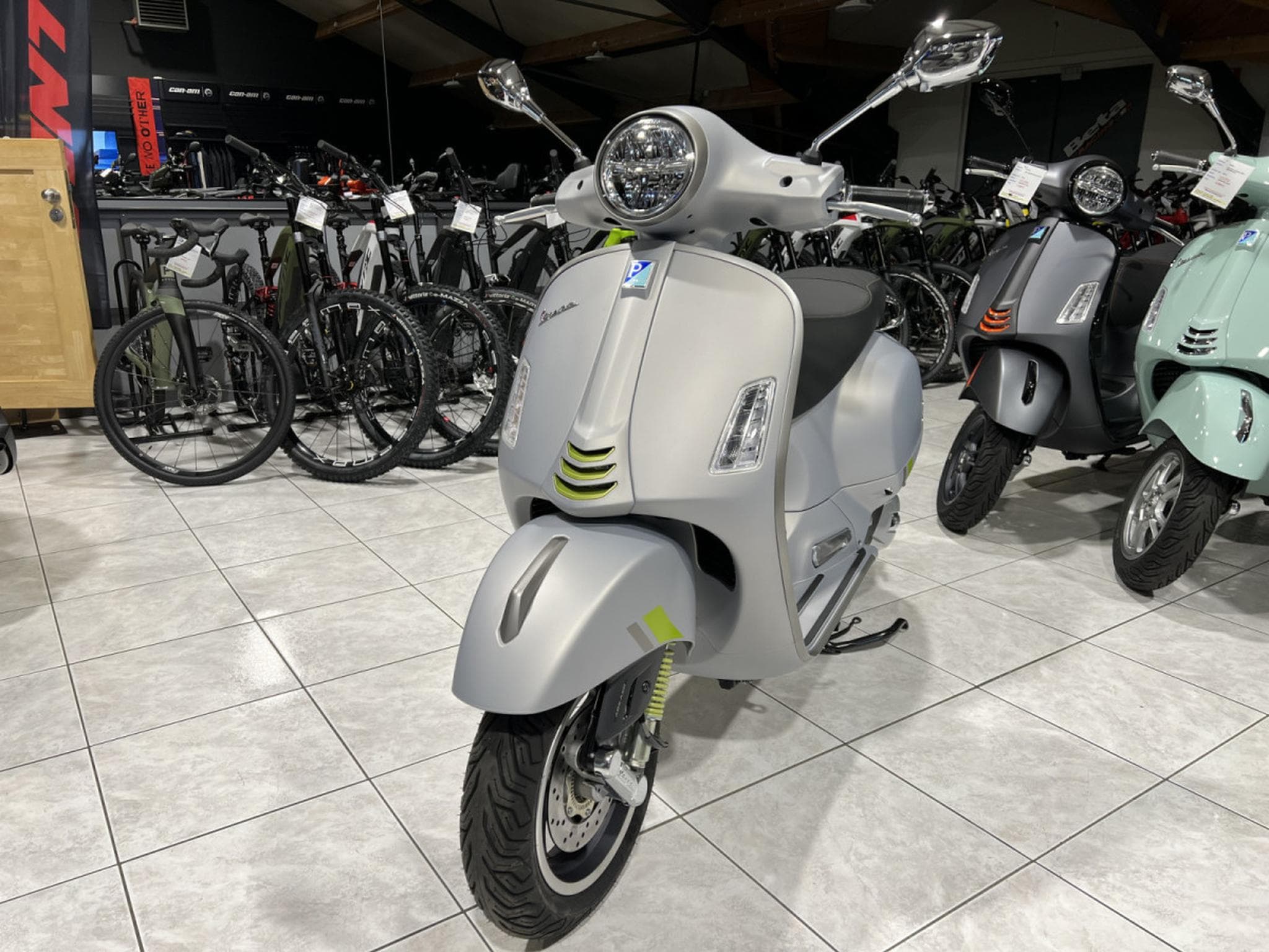 Vespa GTS 125 Grigio entusiasta matt (2026) - Foto 2