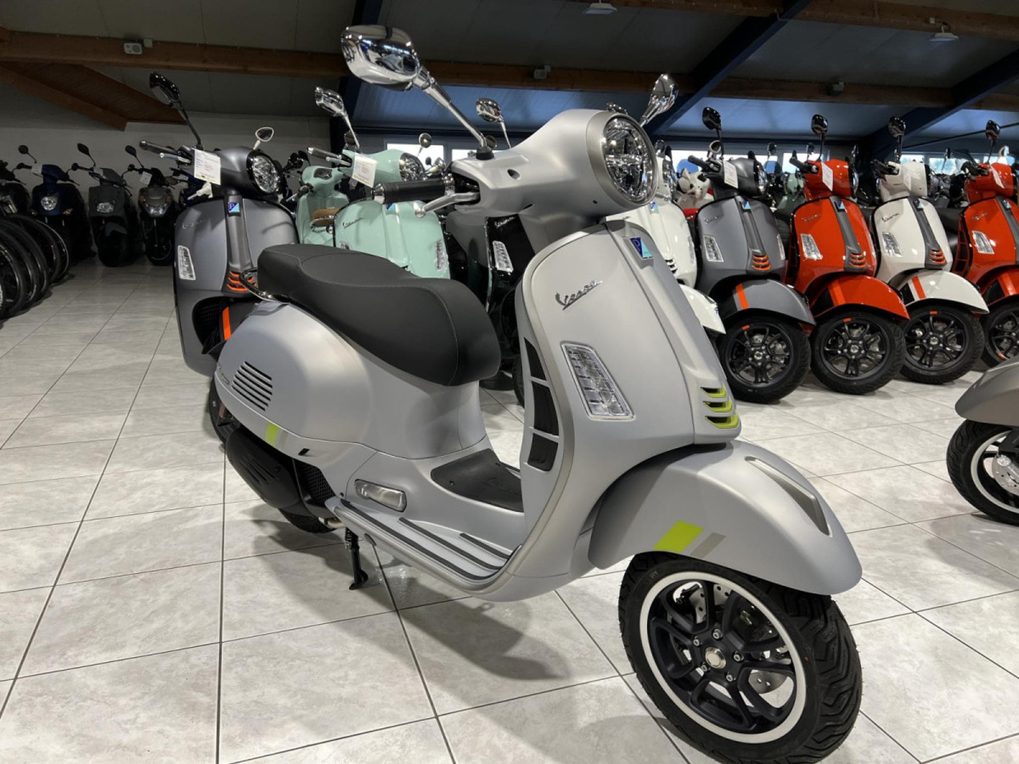 Vespa GTS 125 Grigio entusiasta matt (2026) - Foto 8