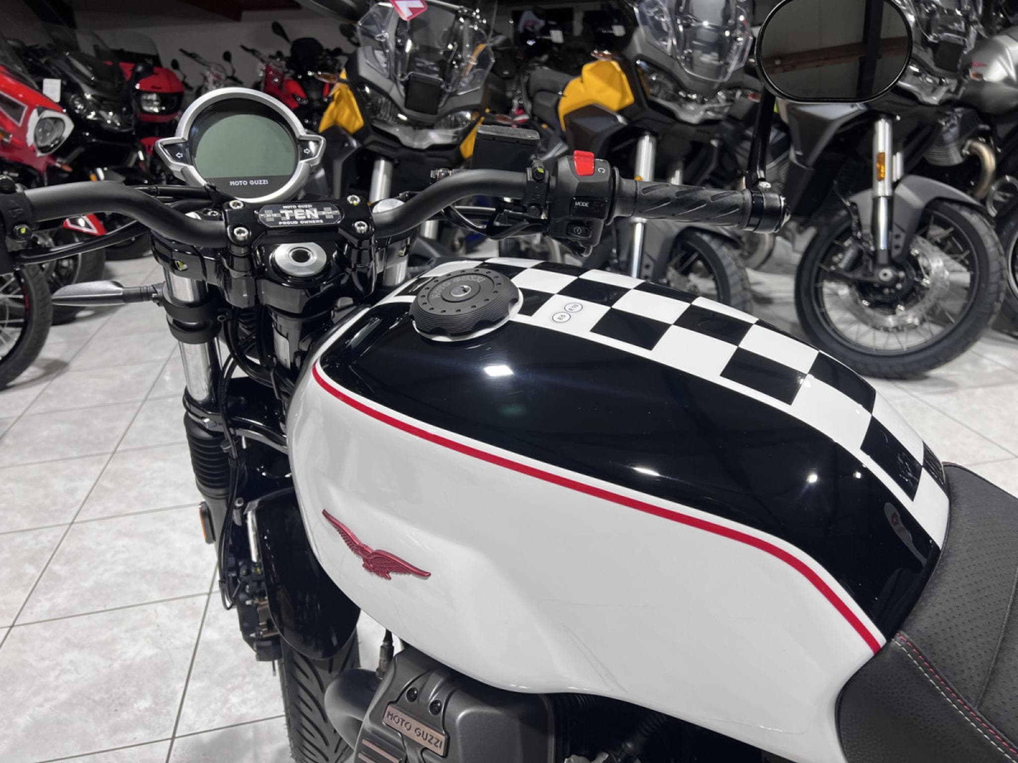 Moto Guzzi V7 TEN (2026) - Photo 5