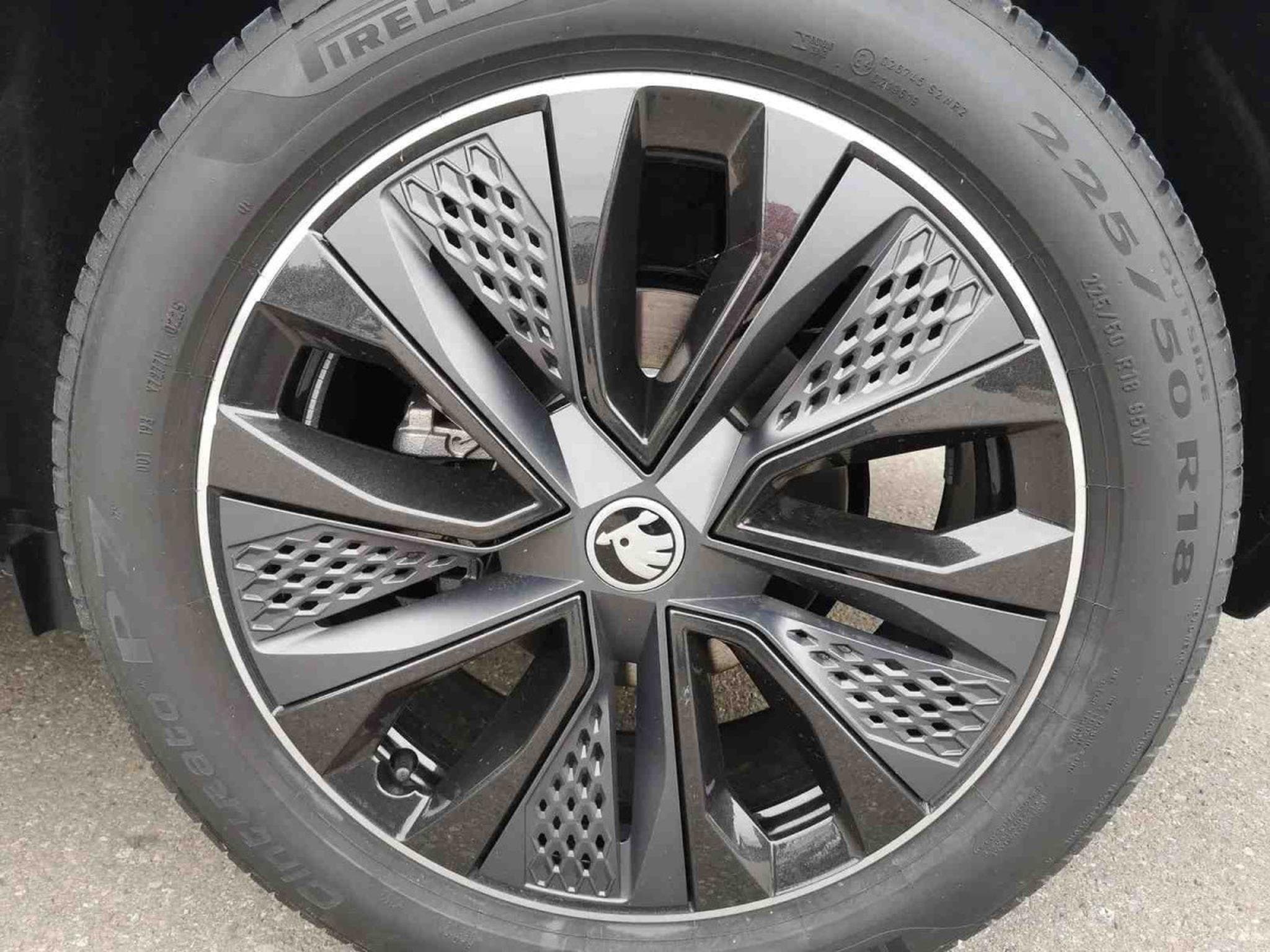 Skoda Karoq 2.0 TdI 150 DSG SPORTLINE 4X4 (2025) - Photo 4