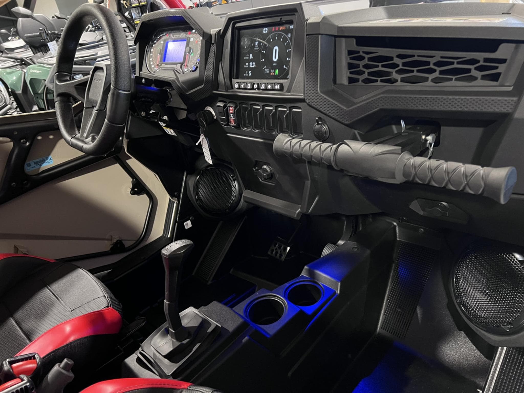 Polaris RZR 1000 TRAIL S ULTIMATE Agri (2026) - Photo 10