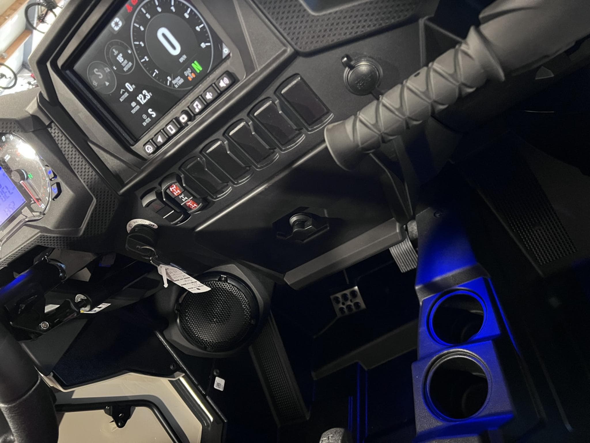 Polaris RZR 1000 TRAIL S ULTIMATE Agri (2026) - Photo 11