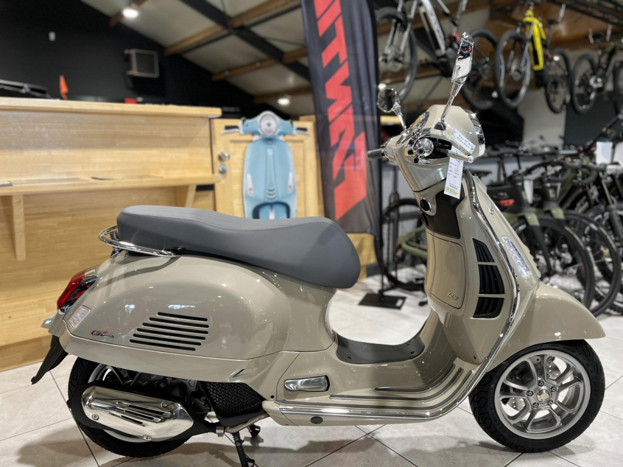 Vespa GTS Classica (2026) - Foto 1