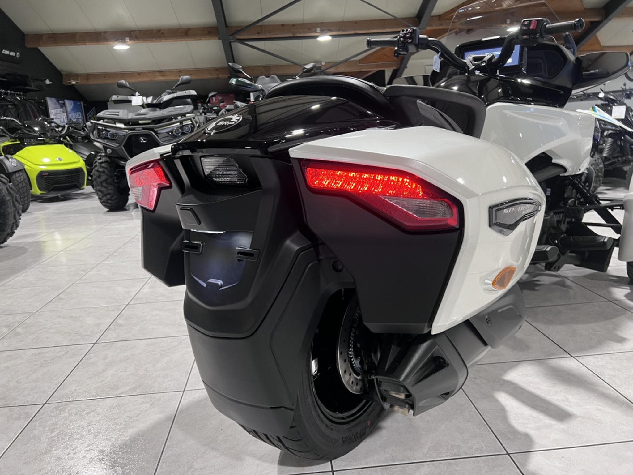 BRP Can-Am Spyder MY25 T (2026) - Photo 5