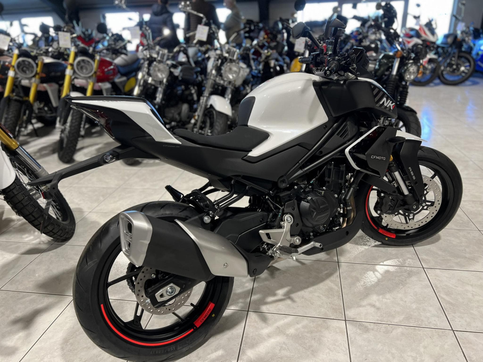 CF Moto 450 NK (2026) - Photo 3