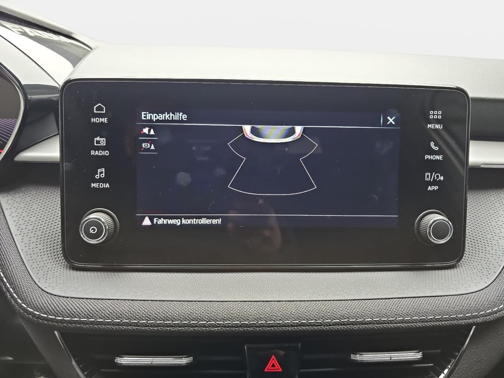 Skoda Fabia 1.0 TSi 115 DSG Selection (2026) - Foto 10