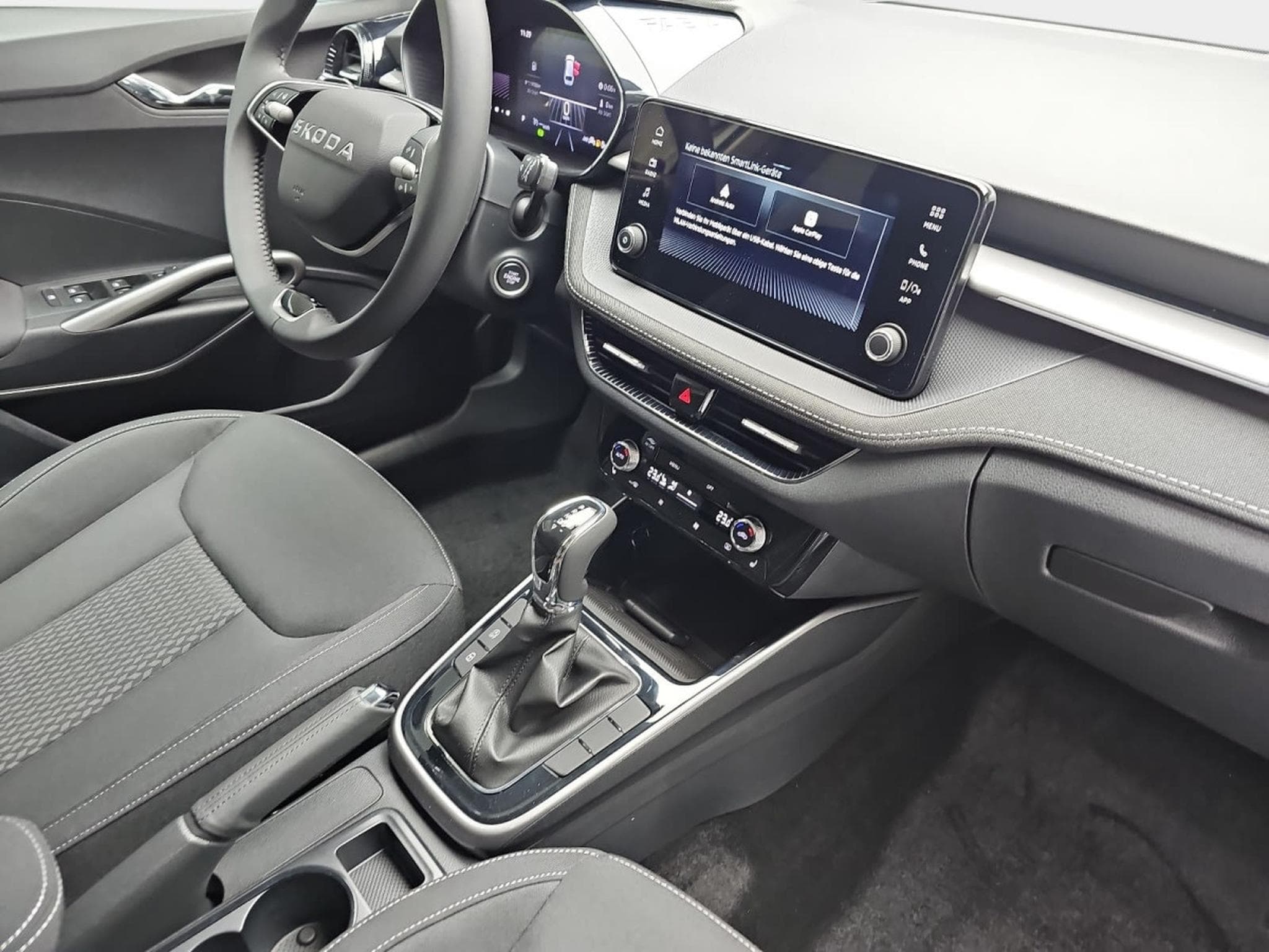 Skoda Fabia 1.0 TSi 115 DSG Selection (2026) - Foto 17