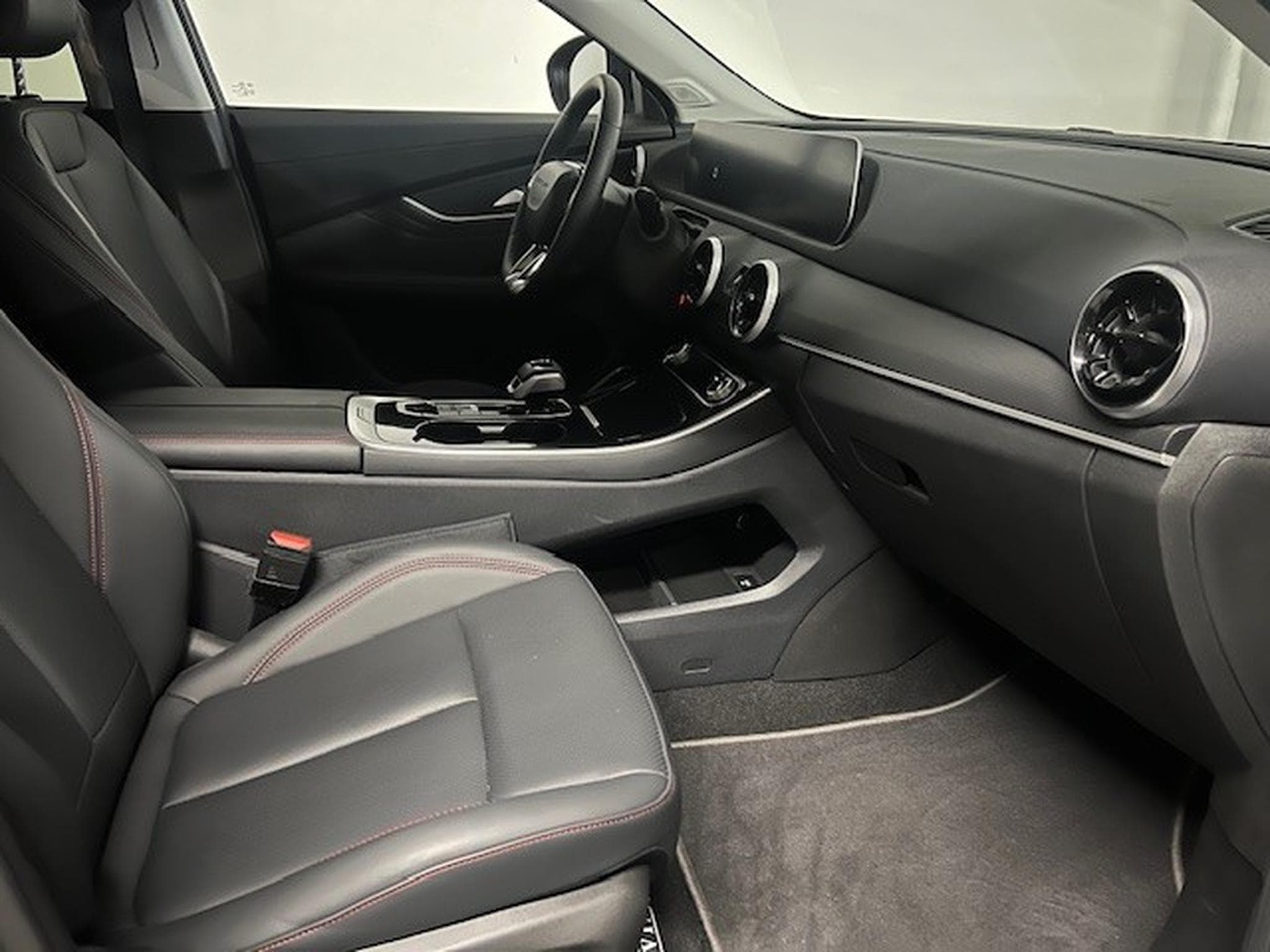 Forthing T5 EVO 1.5 T-GDI EVO-T5 PREMIUM AUTO (2024) - Photo 3