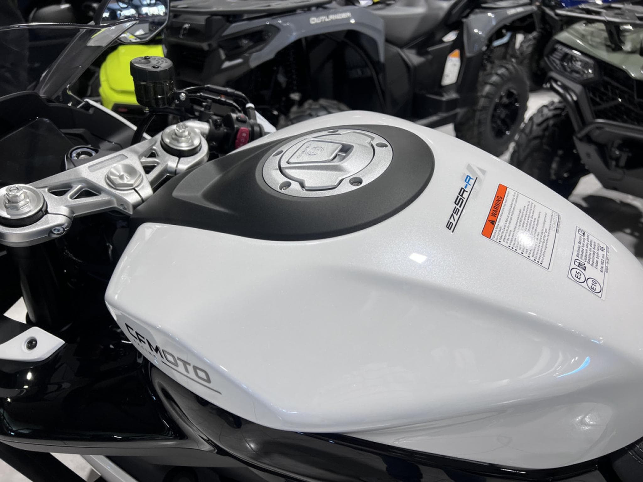 CF Moto 675 SR-R (2025) - Photo 6