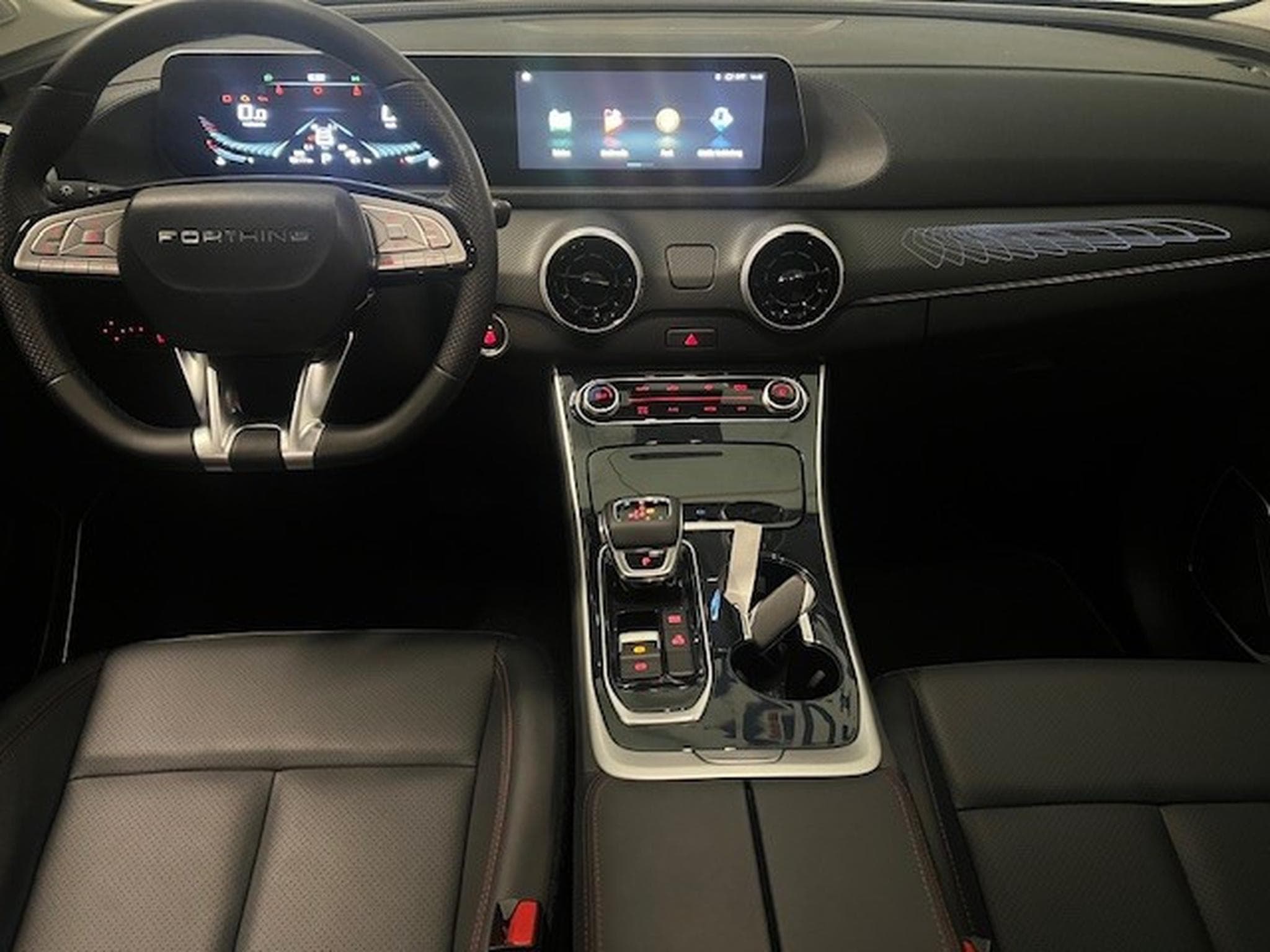 Forthing T5 EVO 1.5 T-GDI PREMIUM AUT (2025) - Photo 6