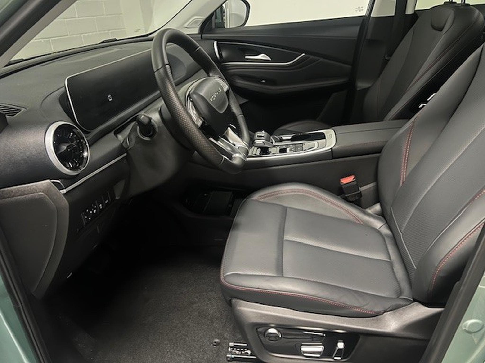 Forthing T5 EVO 1.5 T-GDI PREMIUM AUT (2025) - Photo 8