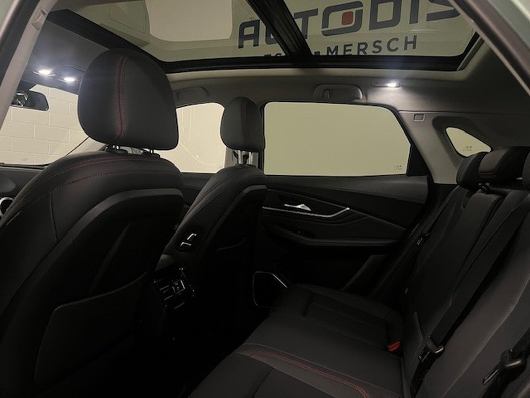 Forthing T5 EVO 1.5 T-GDI PREMIUM AUT (2025) - Photo 9