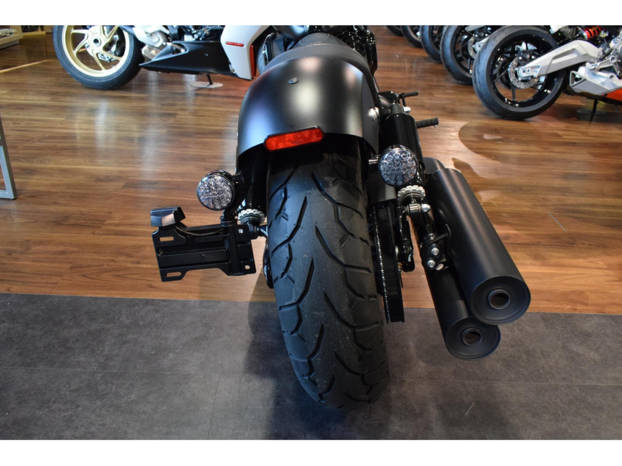 Indian Chief Dark Horse Black Smoke (2026) - Foto 3