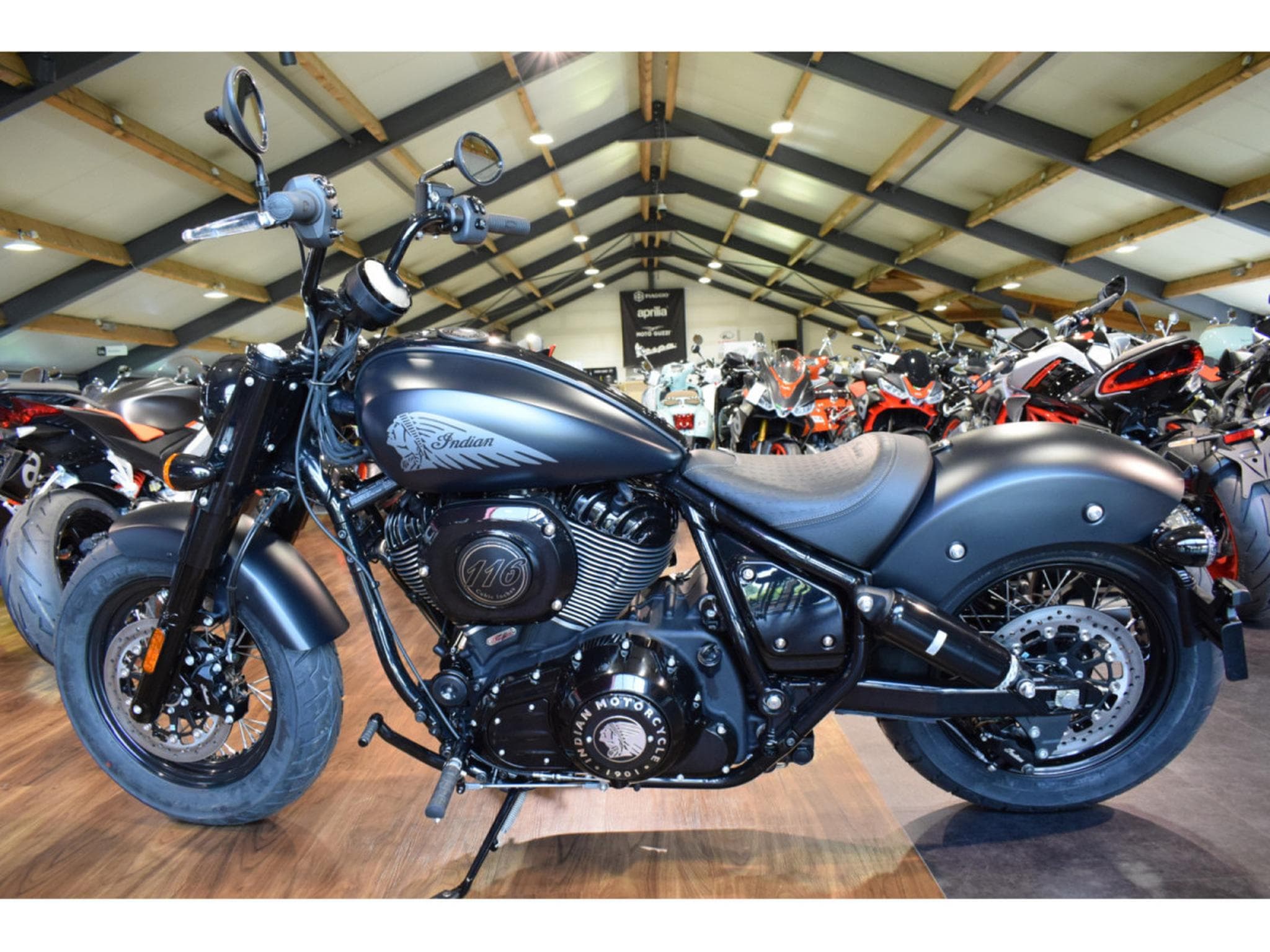 Indian Chief Dark Horse Black Smoke (2026) - Foto 4