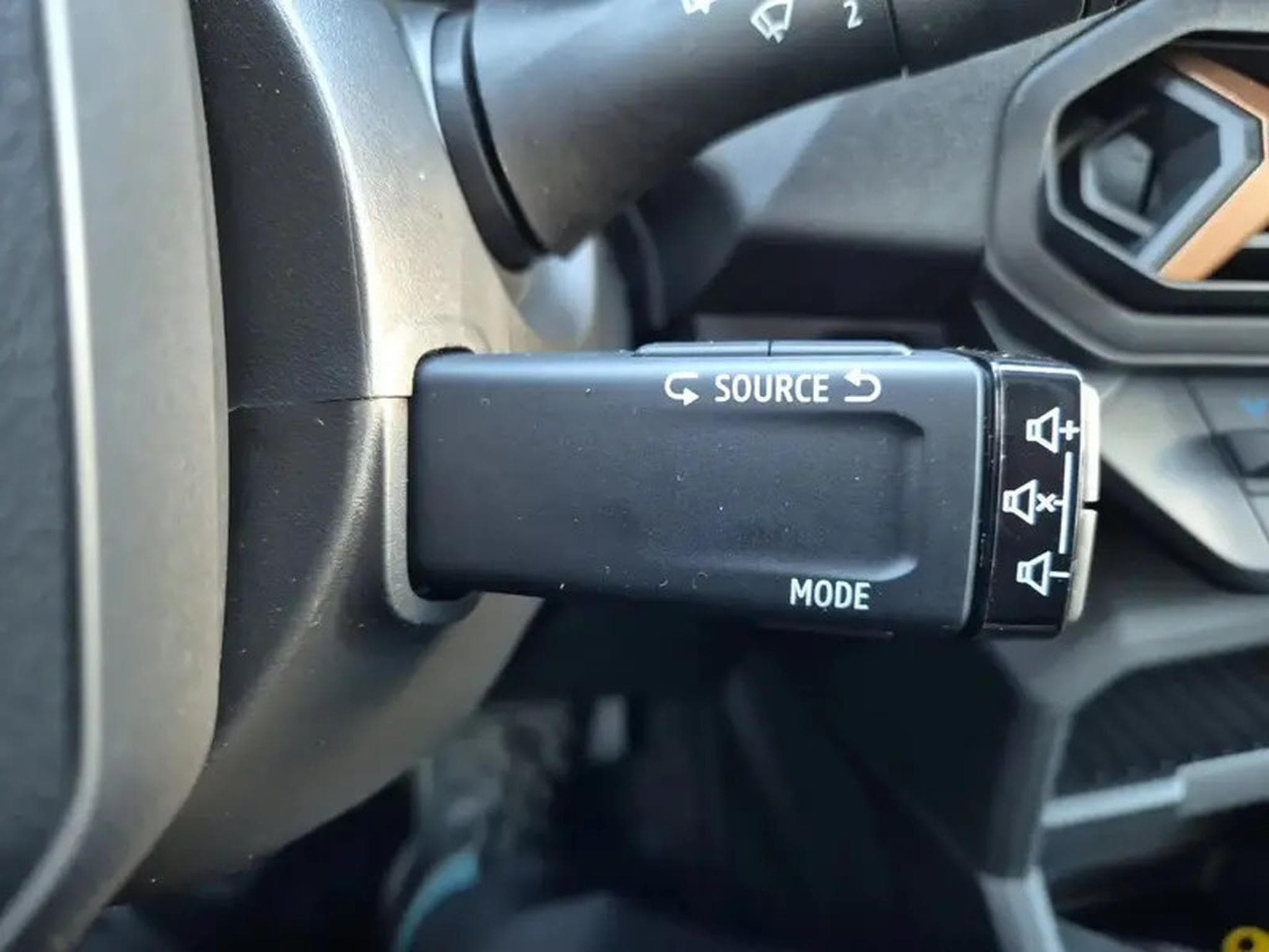 Dacia Duster 1.2 TCe 130 4x4 Extreme (2025) - Photo 11