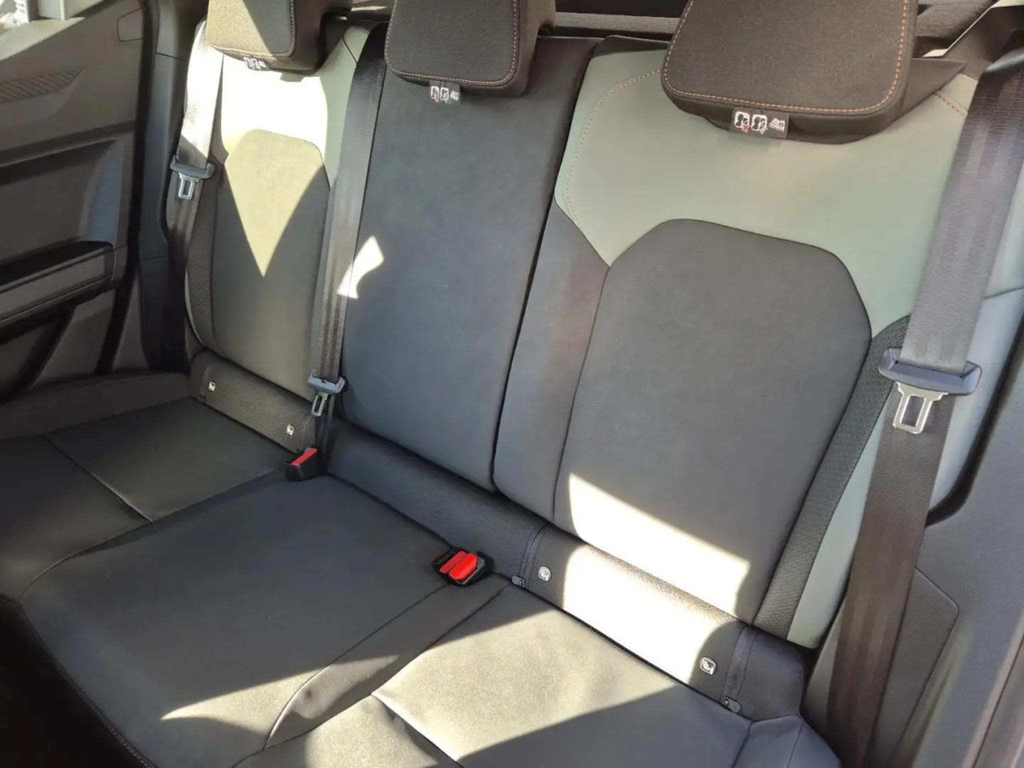 Dacia Duster 1.2 TCe 130 4x4 Extreme (2025) - Photo 21