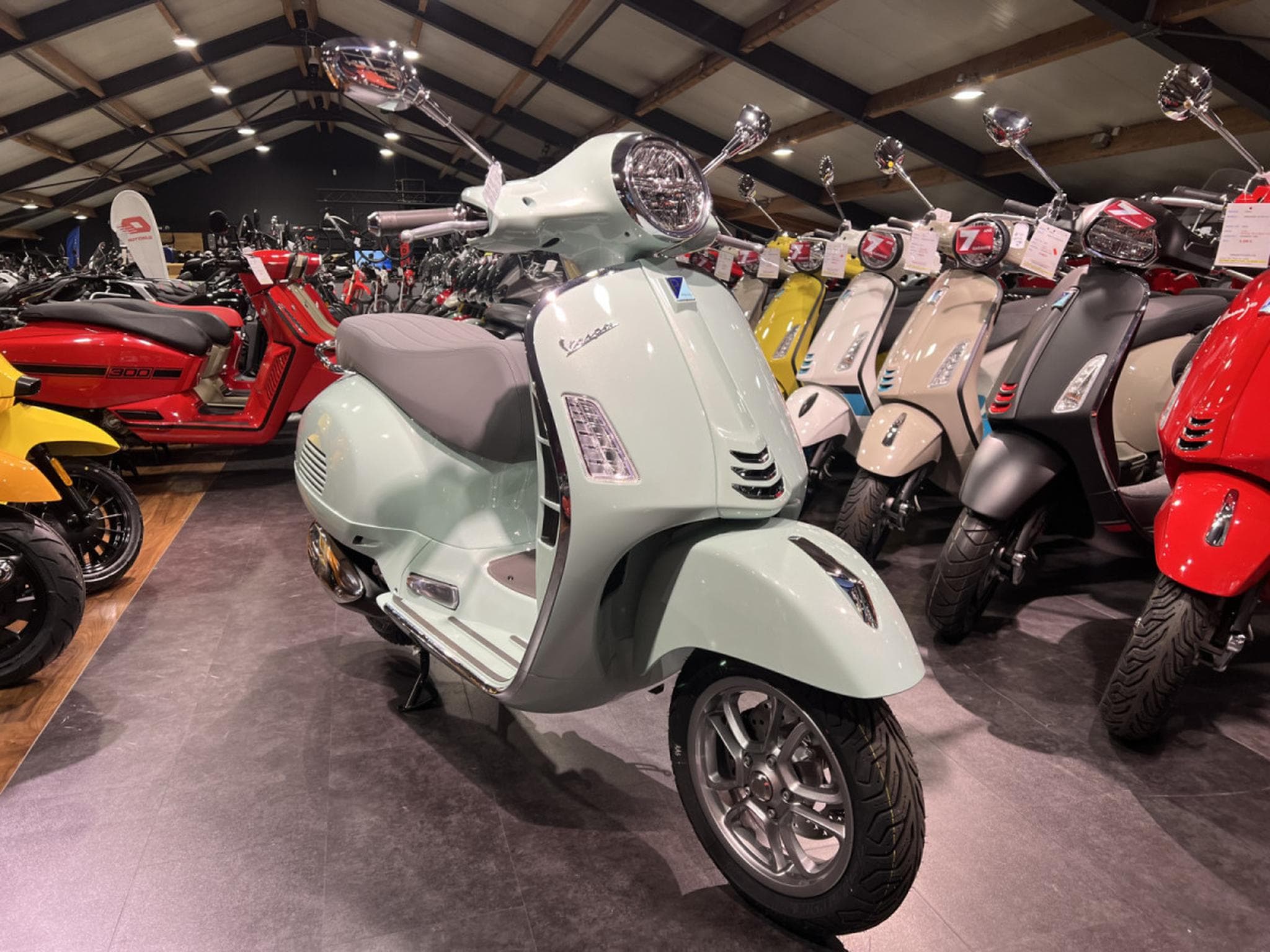 Vespa GTS 310 Classica (2026) - Photo 7