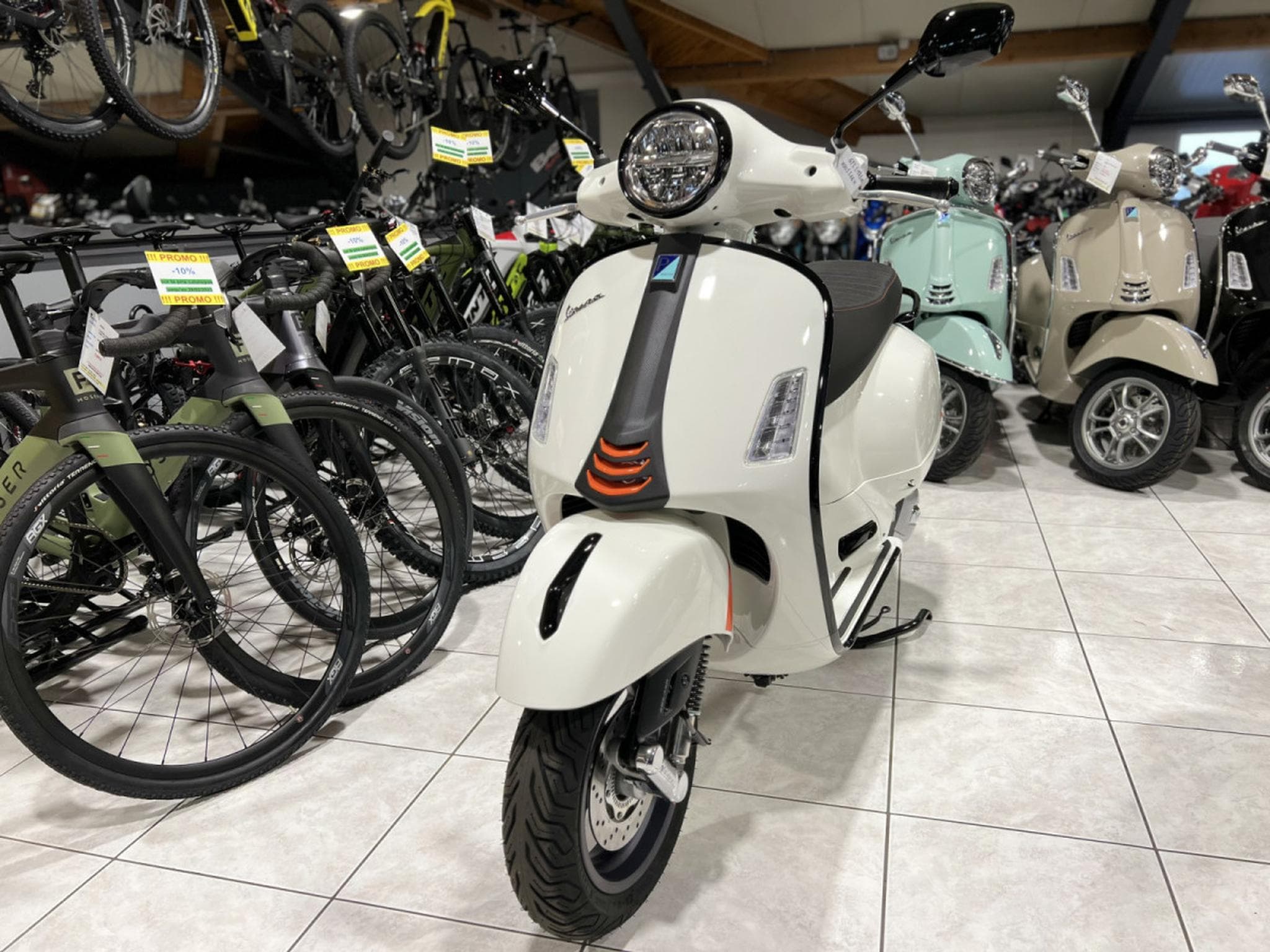 Vespa GTS 125 Blanc (2026) - Foto 2