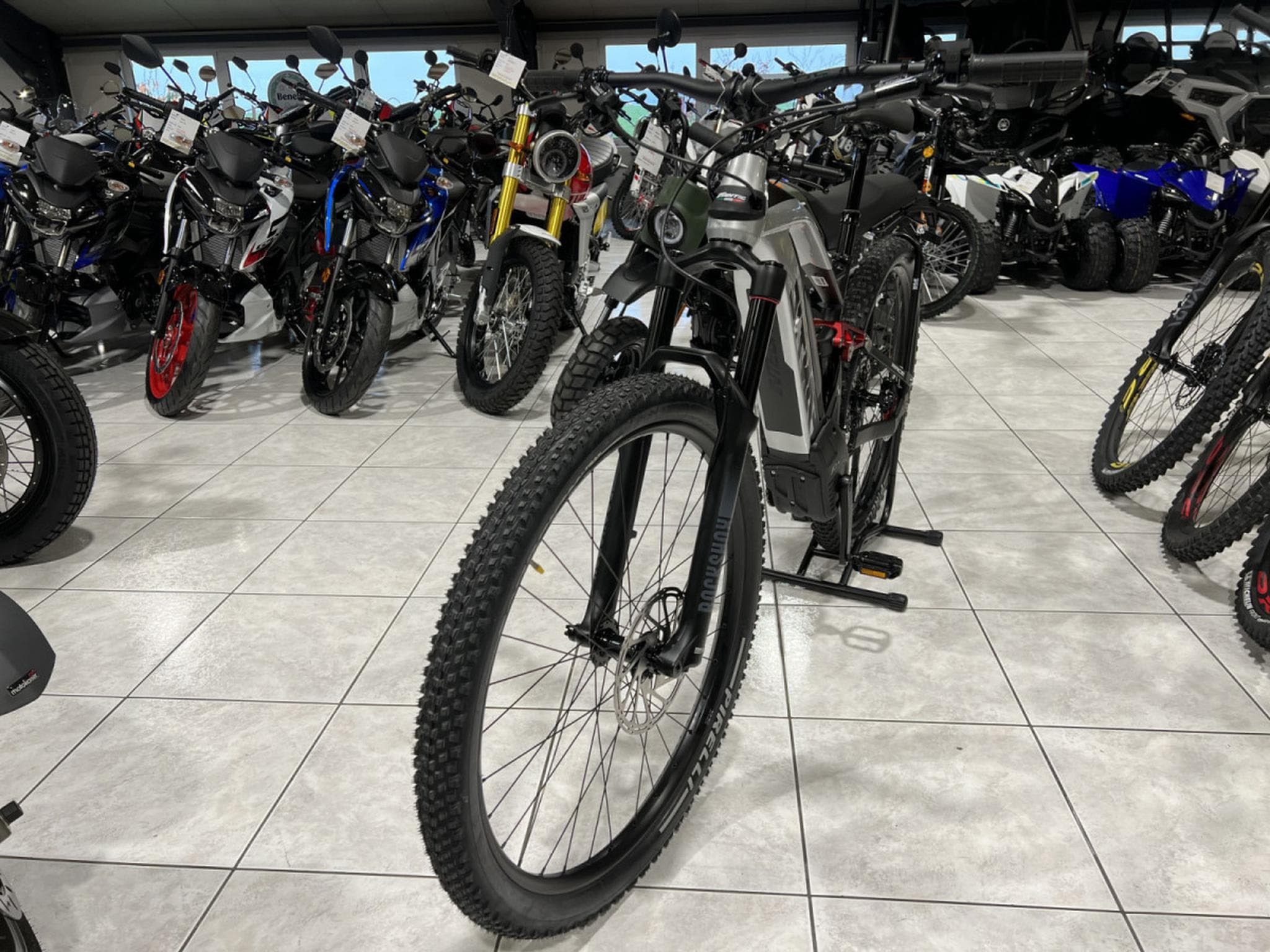 Fantic XTF 1.5 Race  L 630 Wh, 29''-29'', freins 2 pistons gris, 90 Nm (2026) - Photo 2