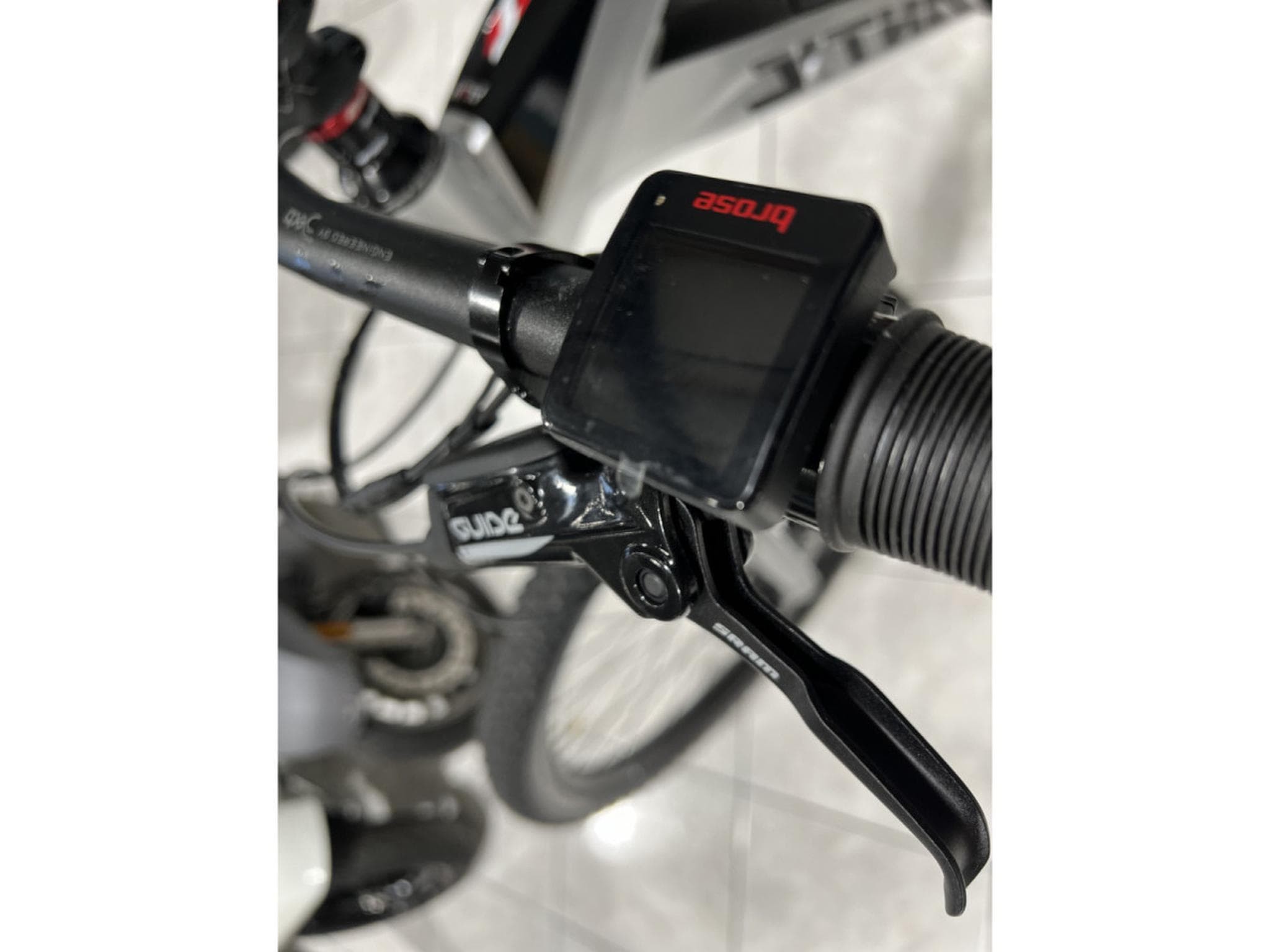 Fantic XTF 1.5 Race  L 630 Wh, 29''-29'', freins 2 pistons gris, 90 Nm (2026) - Photo 7