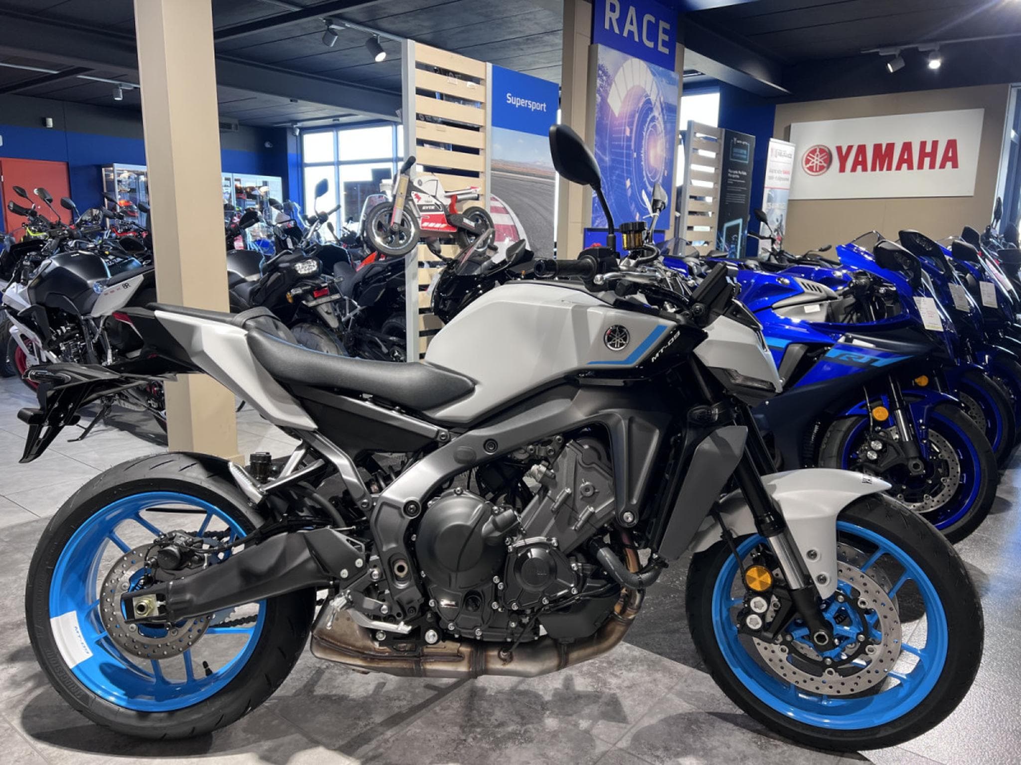 Yamaha MT09 Y-AMT (2025) - Photo 1