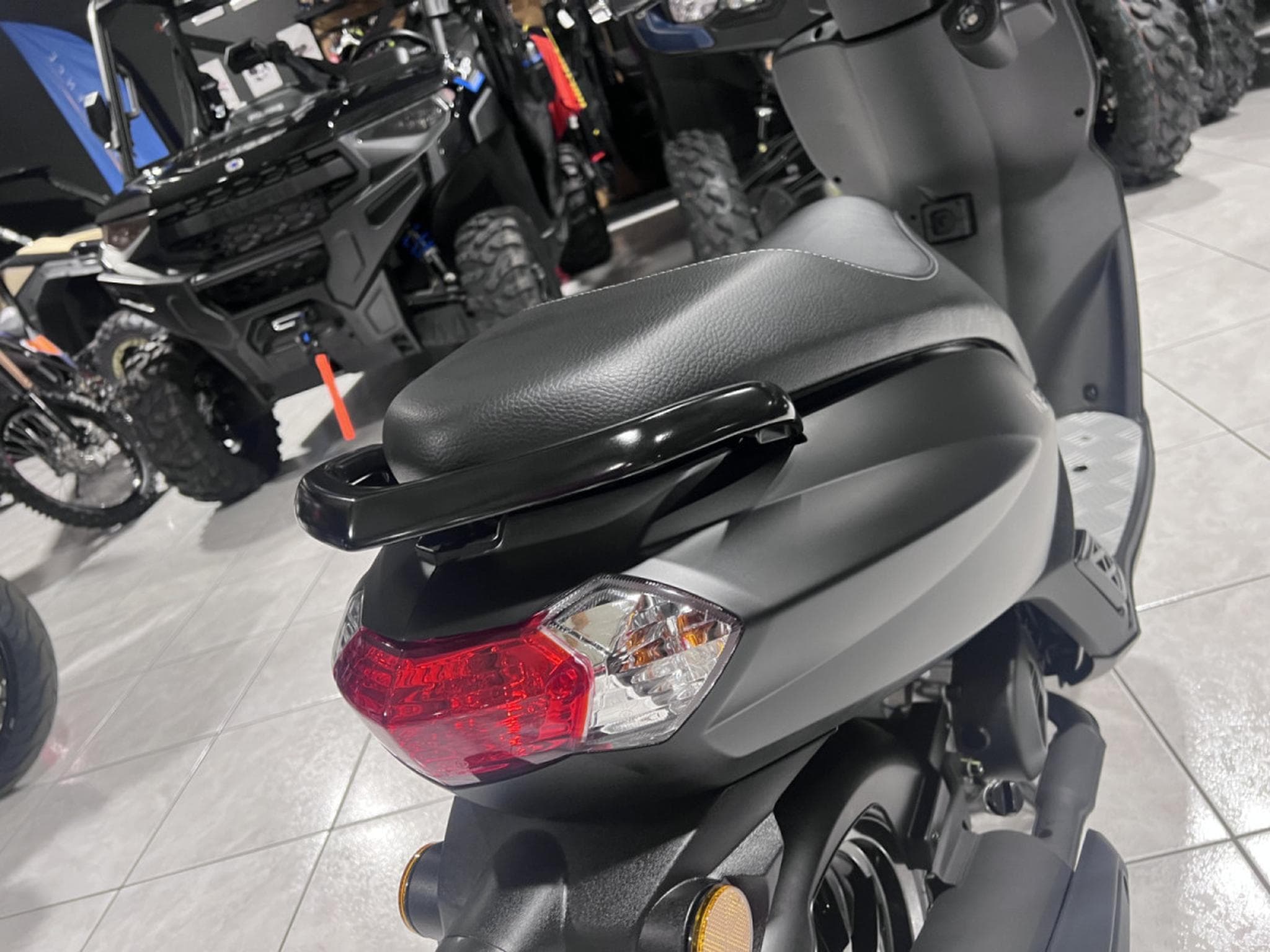 Peugeot Kisbee Black Edition CL A   25 km/h (2026) - Foto 5