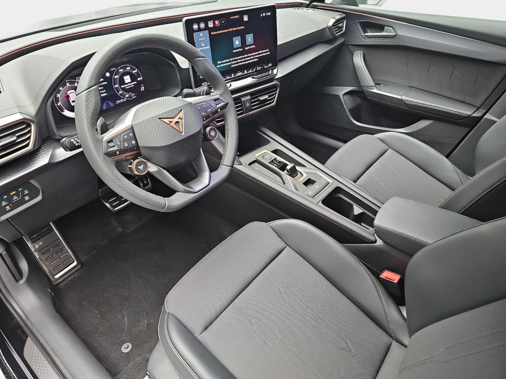 Cupra Leon 1.5 eTSi DSG 150 (2025) - Photo 18