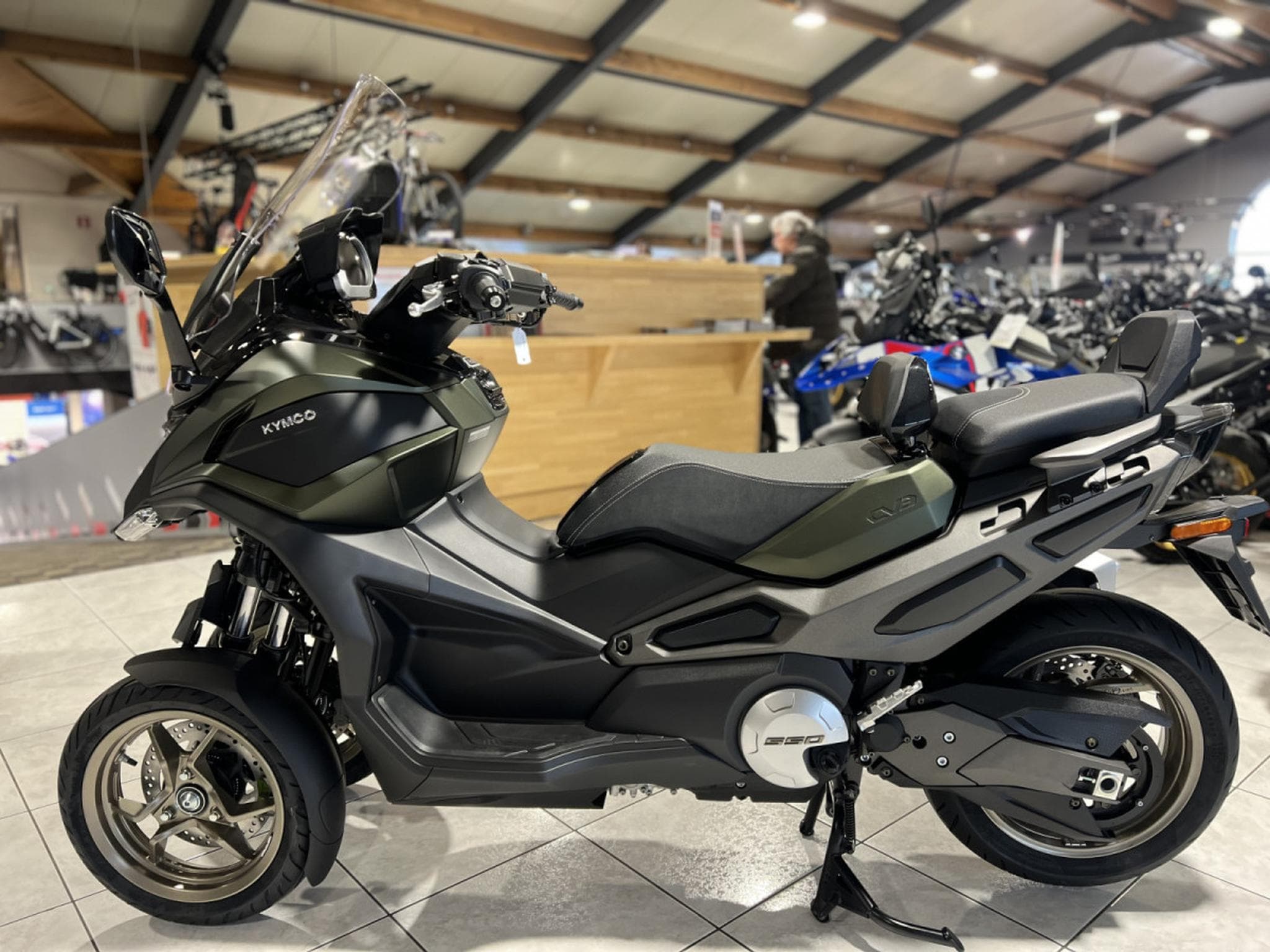 Kymco CV3 550 immatriculée 0 kilomètres (2026) - Foto 5
