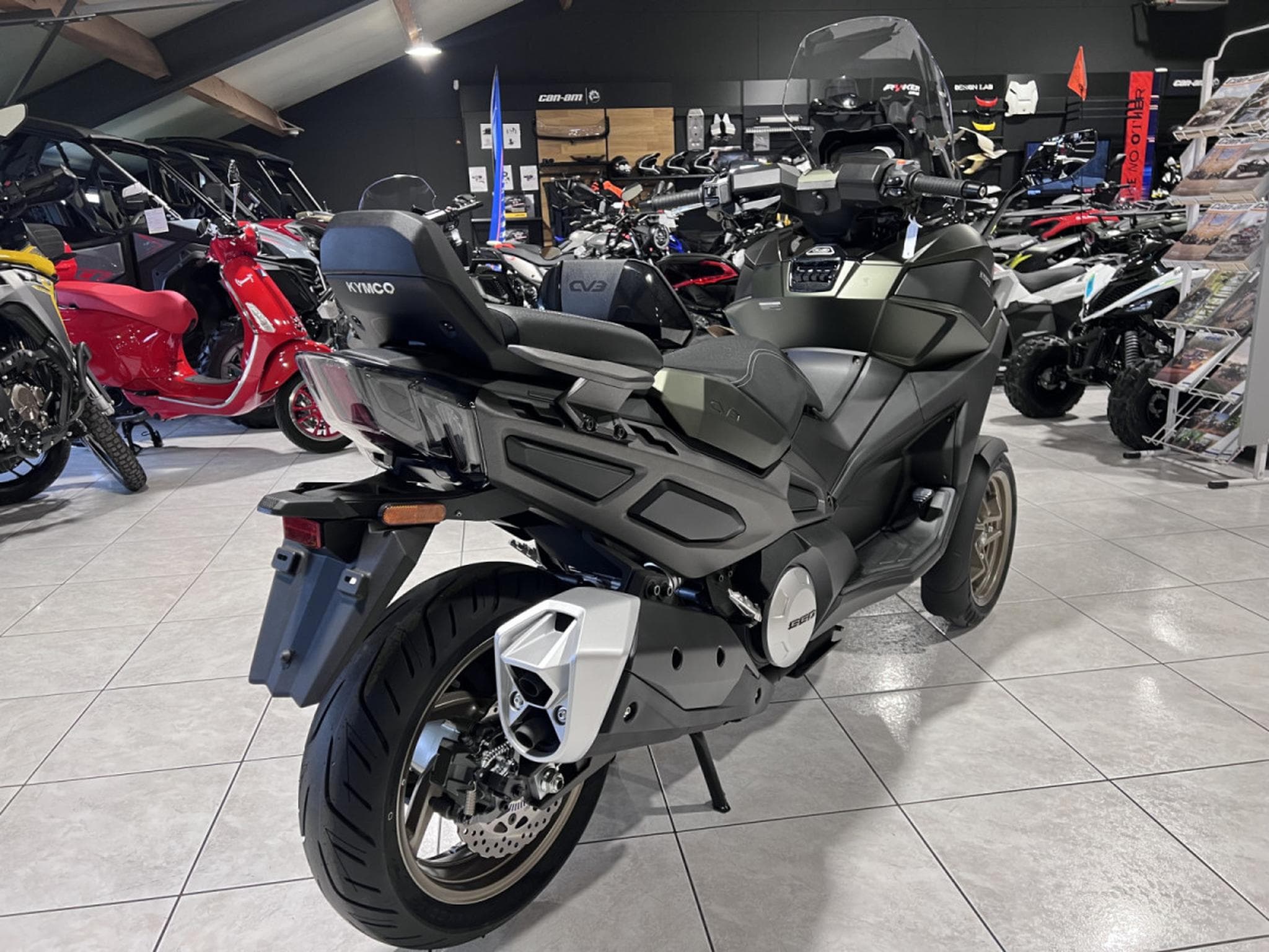 Kymco CV3 550 immatriculée 0 kilomètres (2026) - Foto 6