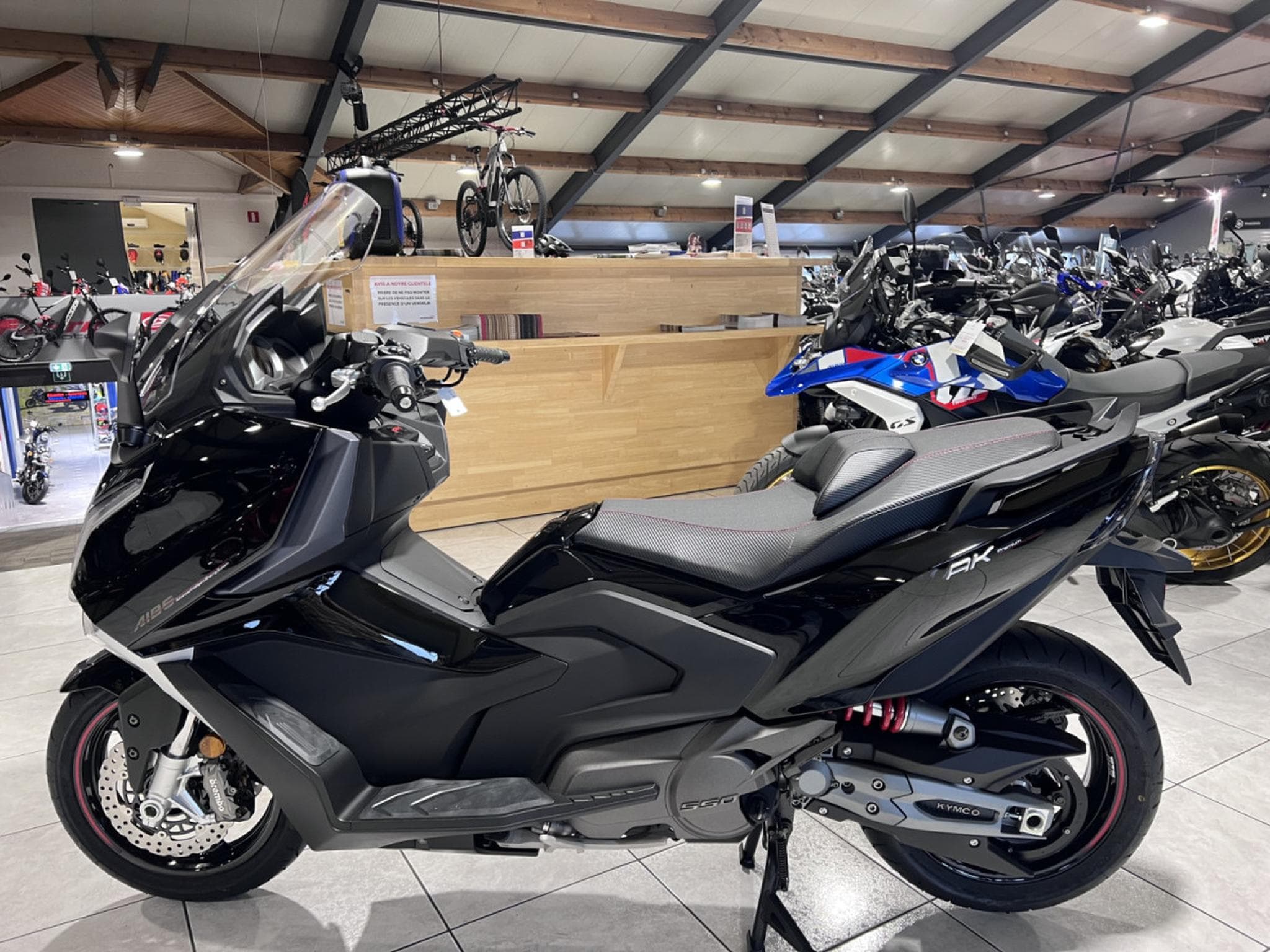 Kymco AK Premium immatriculee 0 kilometres (2026) - Foto 4
