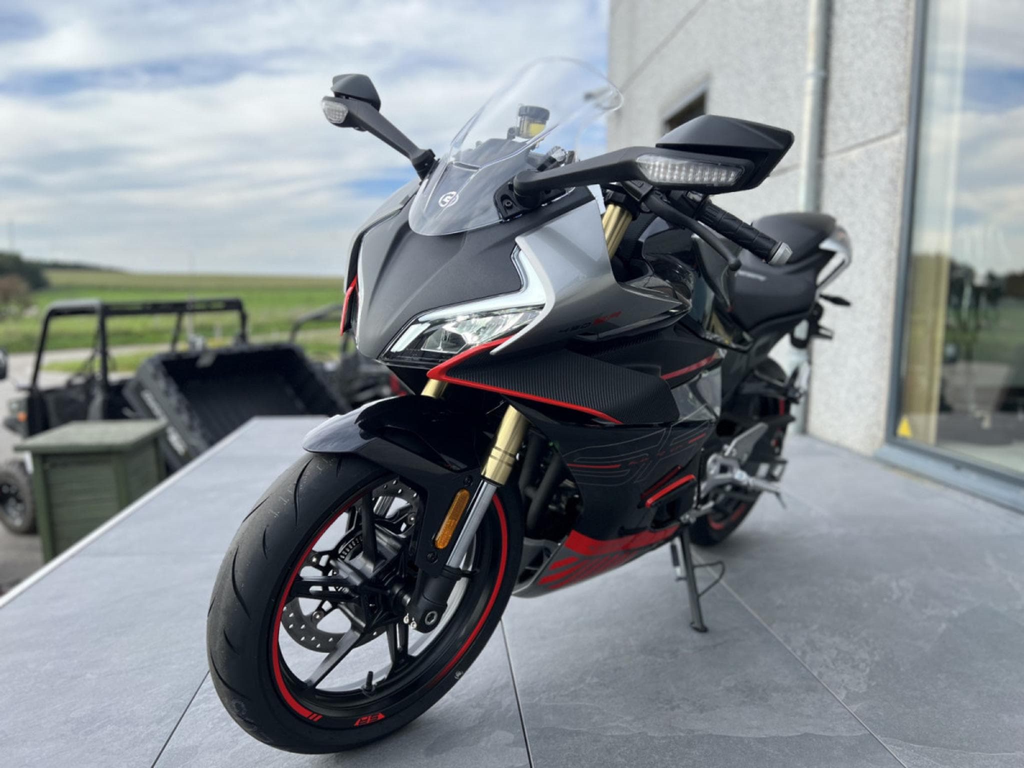 CF Moto SR (2026) - Photo 4