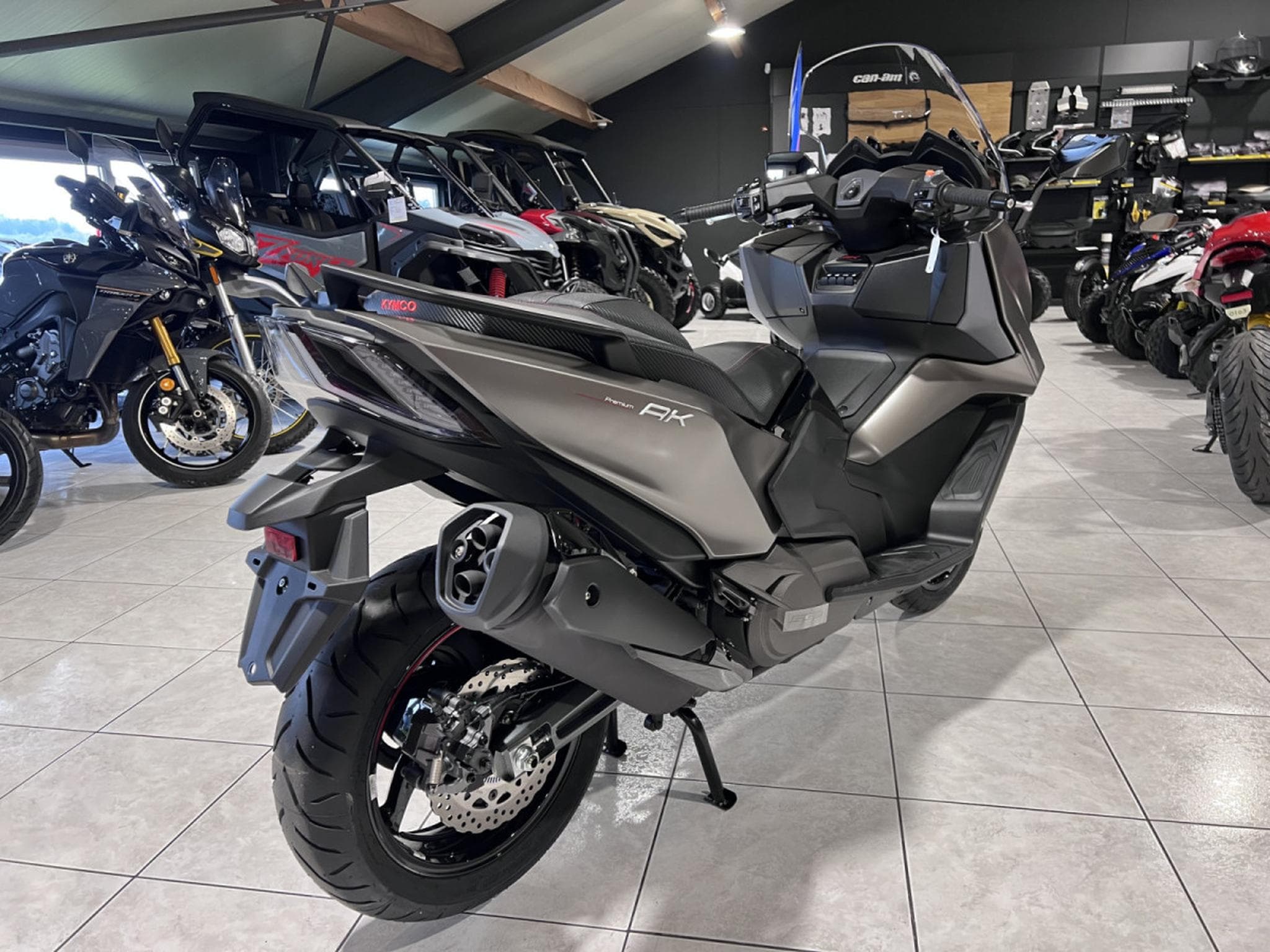 Kymco AK Premium immatriculee 0 kilometres (2026) - Photo 3
