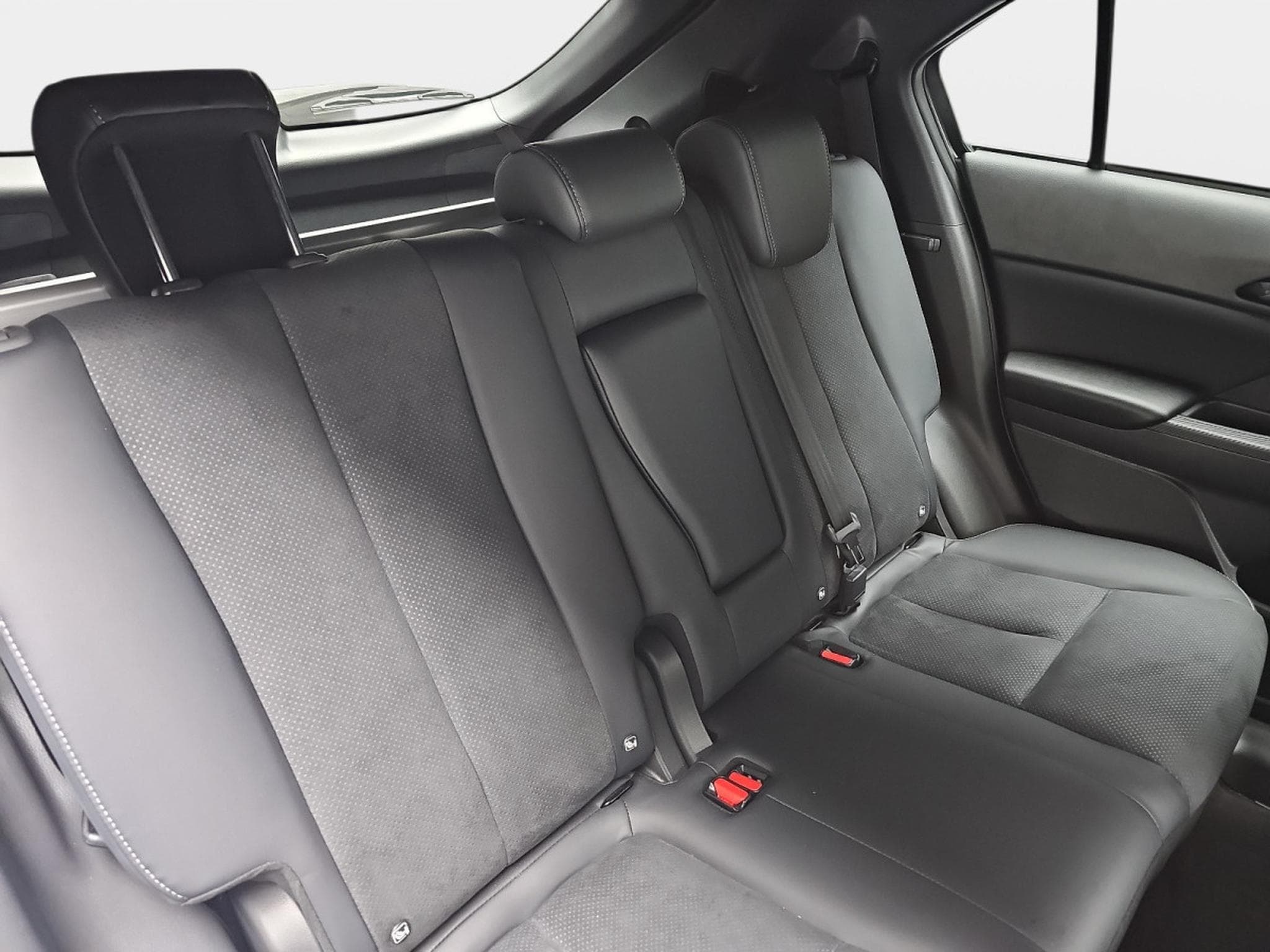 Mitsubishi Eclipse Cross 2.4 MIVEC PHEV CVT Select (2025) - Photo 16