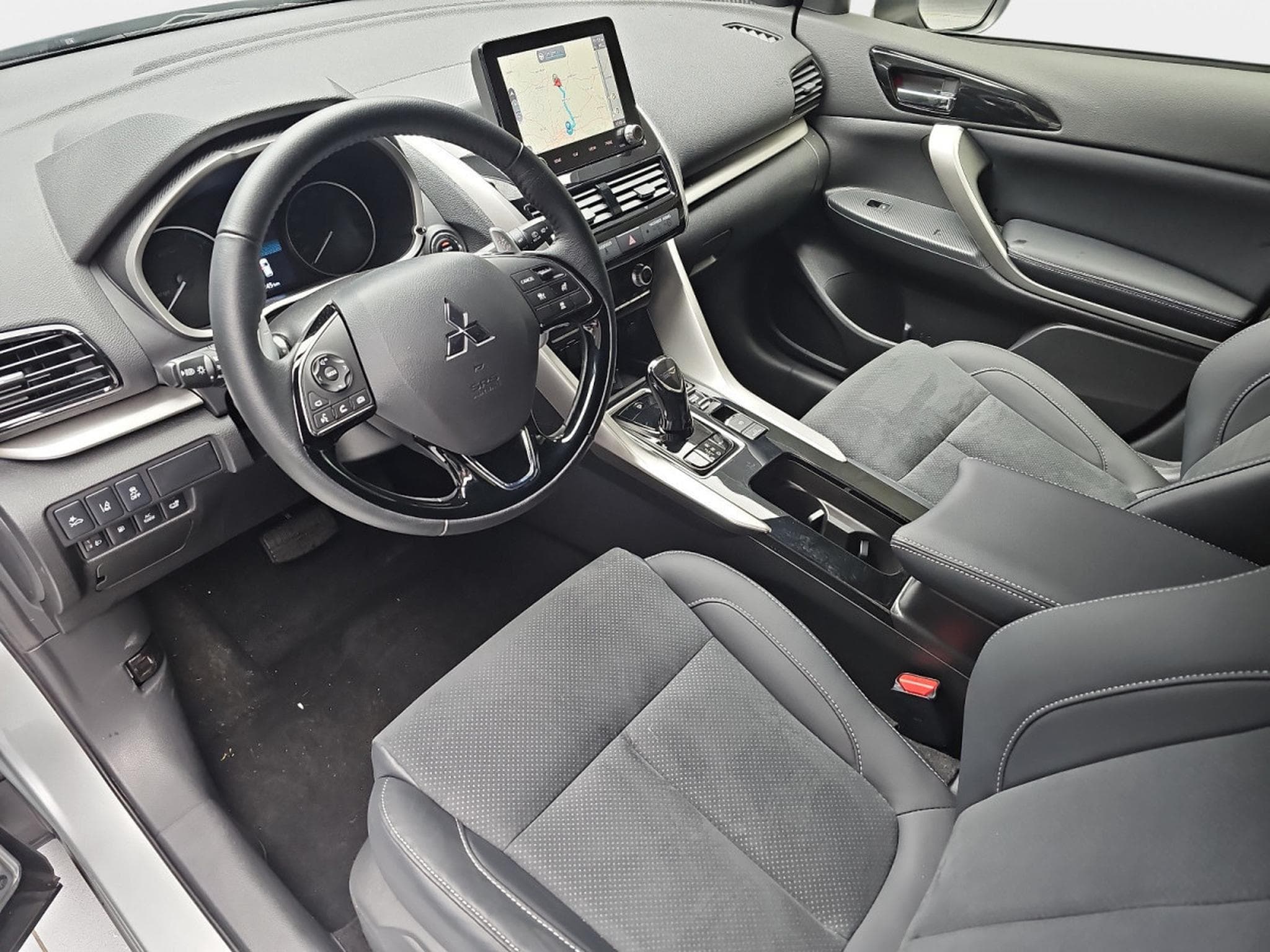 Mitsubishi Eclipse Cross 2.4 MIVEC PHEV CVT Select (2025) - Photo 17