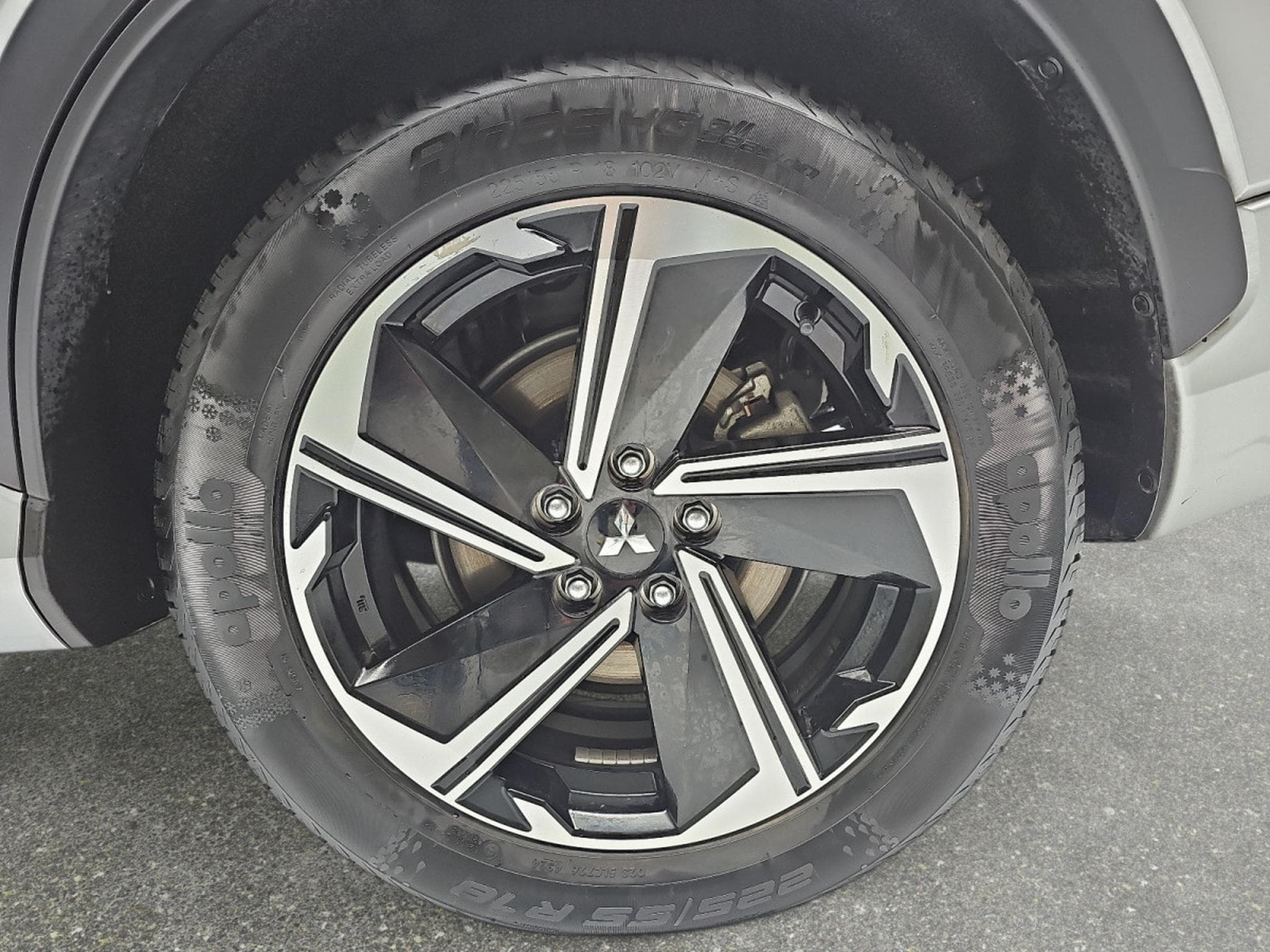 Mitsubishi Eclipse Cross 2.4 MIVEC PHEV CVT Select (2025) - Photo 6