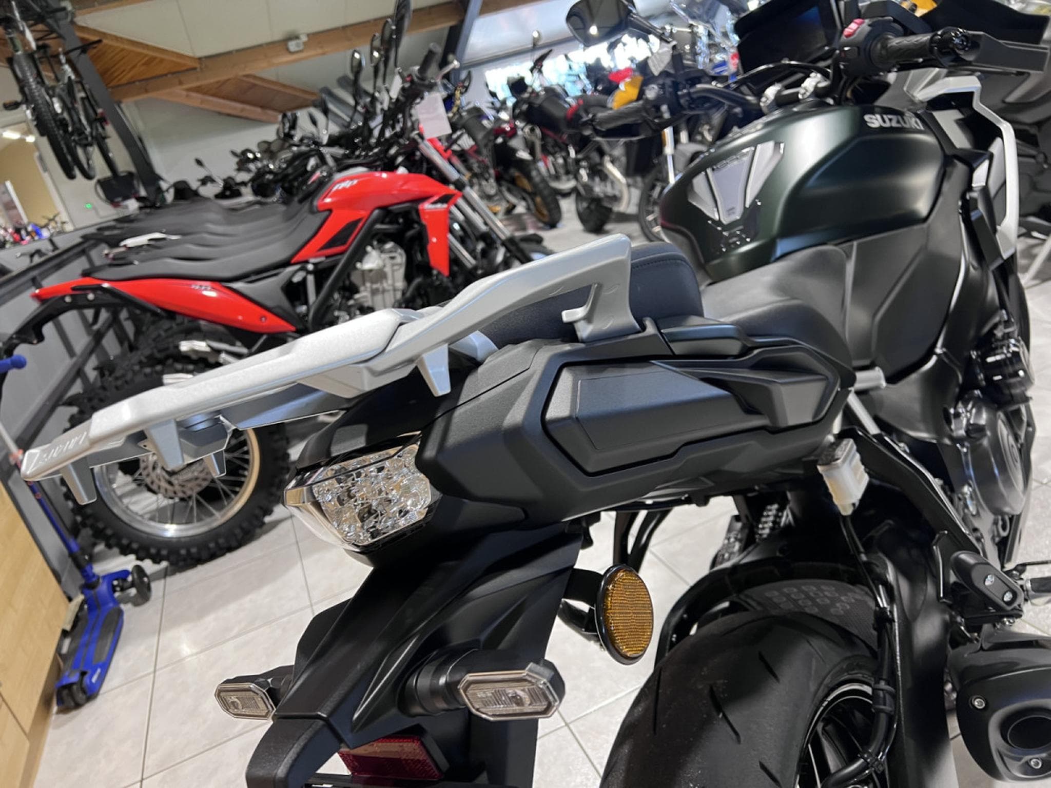 Suzuki GSX-S 1000 GX (2024) - Foto 5